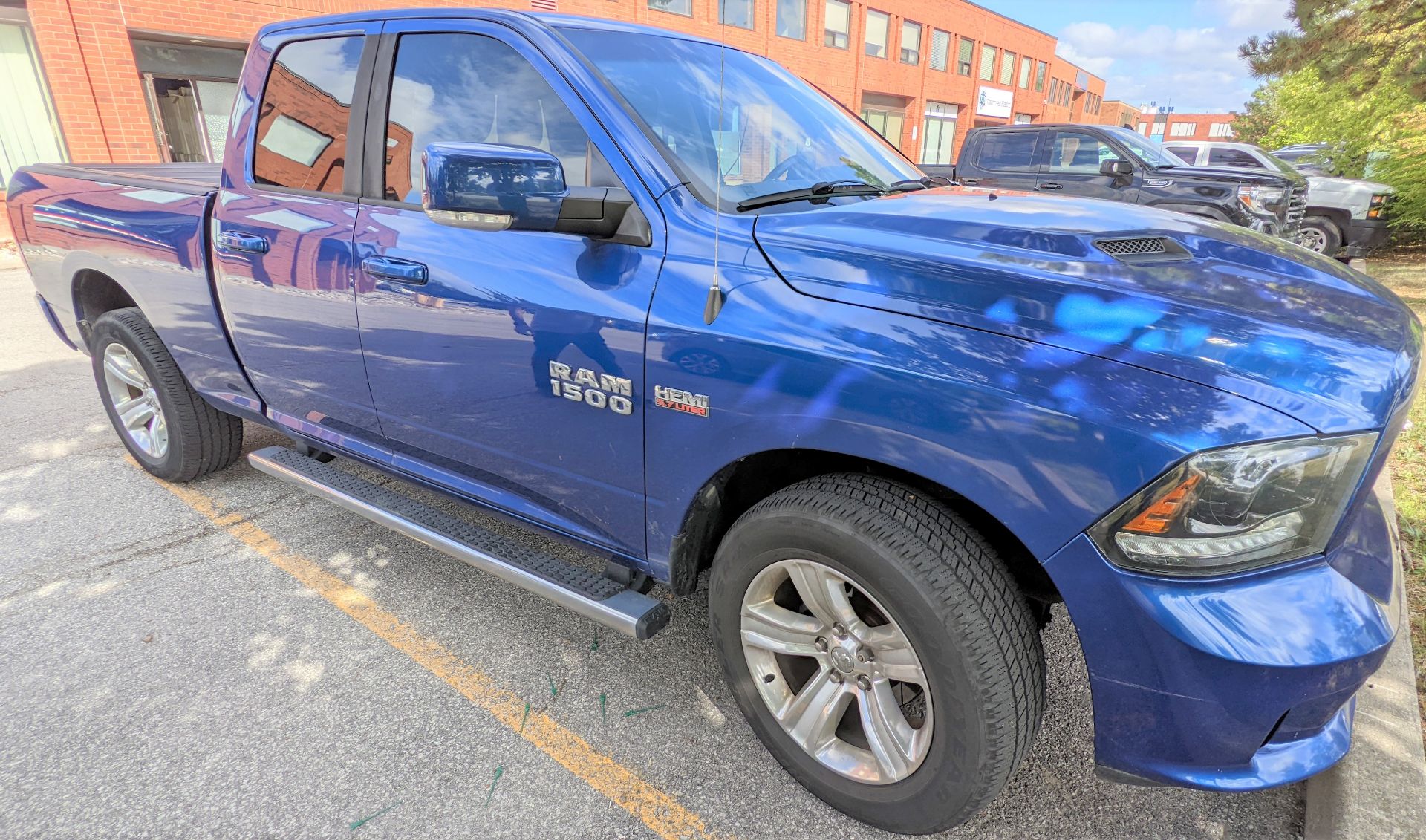 2015 BLUE DODGE RAM 1500 PICK-UP TRUCK, V8 HEMI, 4X4, 4-DOOR, APPROX. 95,000 KM, VIN: