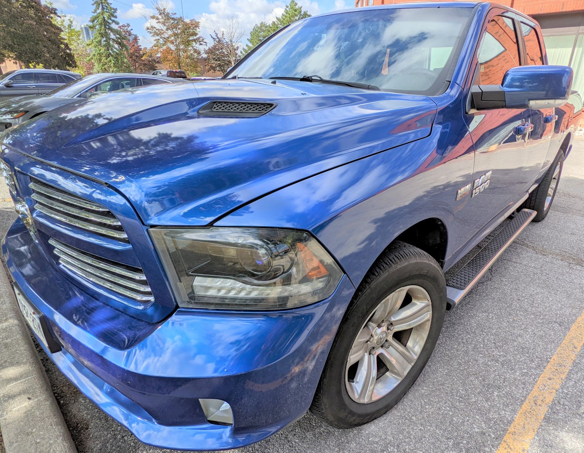 2015 BLUE DODGE RAM 1500 PICK-UP TRUCK, V8 HEMI, 4X4, 4-DOOR, APPROX. 95,000 KM, VIN: - Image 3 of 15