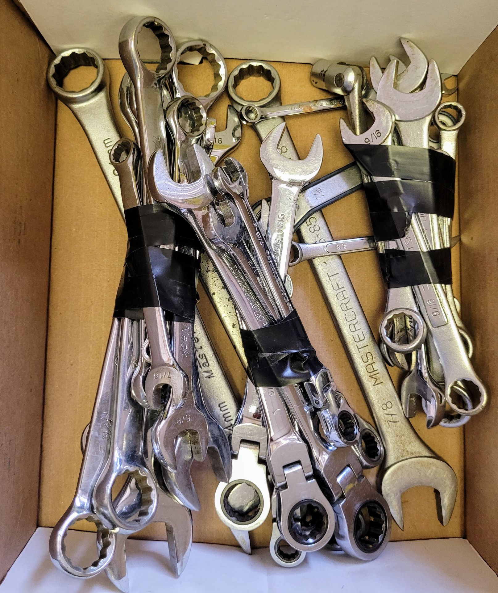 LOT - STANLEY SOCKET SET AND ASSORTED WRENCHES - Image 6 of 6