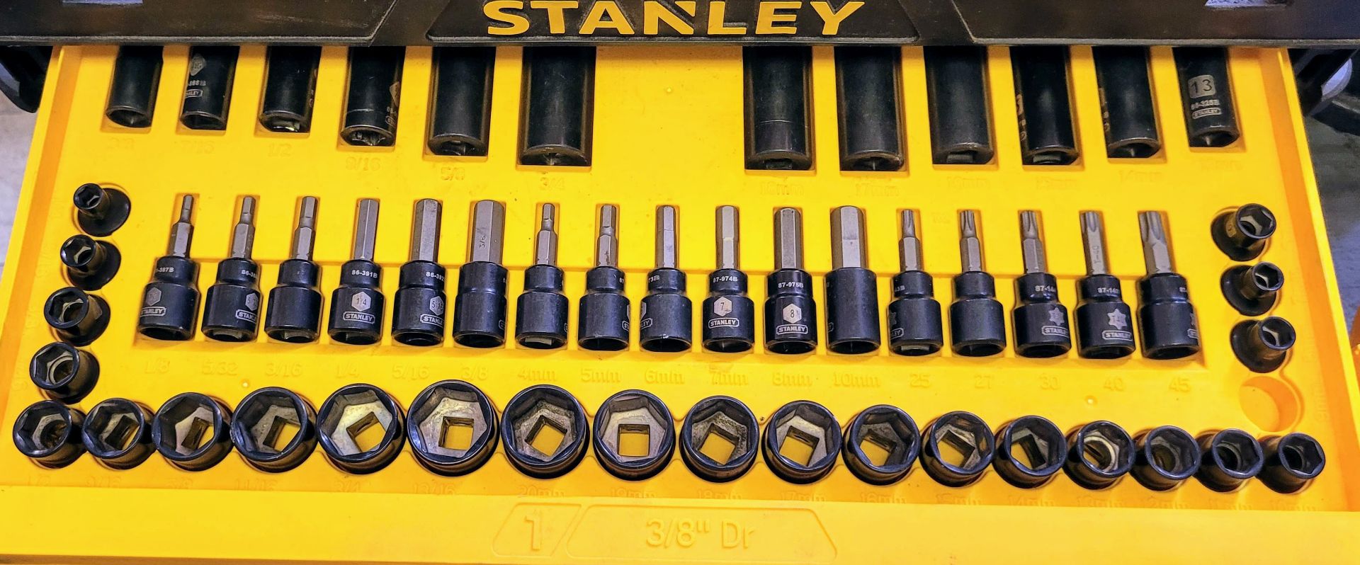 LOT - STANLEY SOCKET SET AND ASSORTED WRENCHES - Image 4 of 6