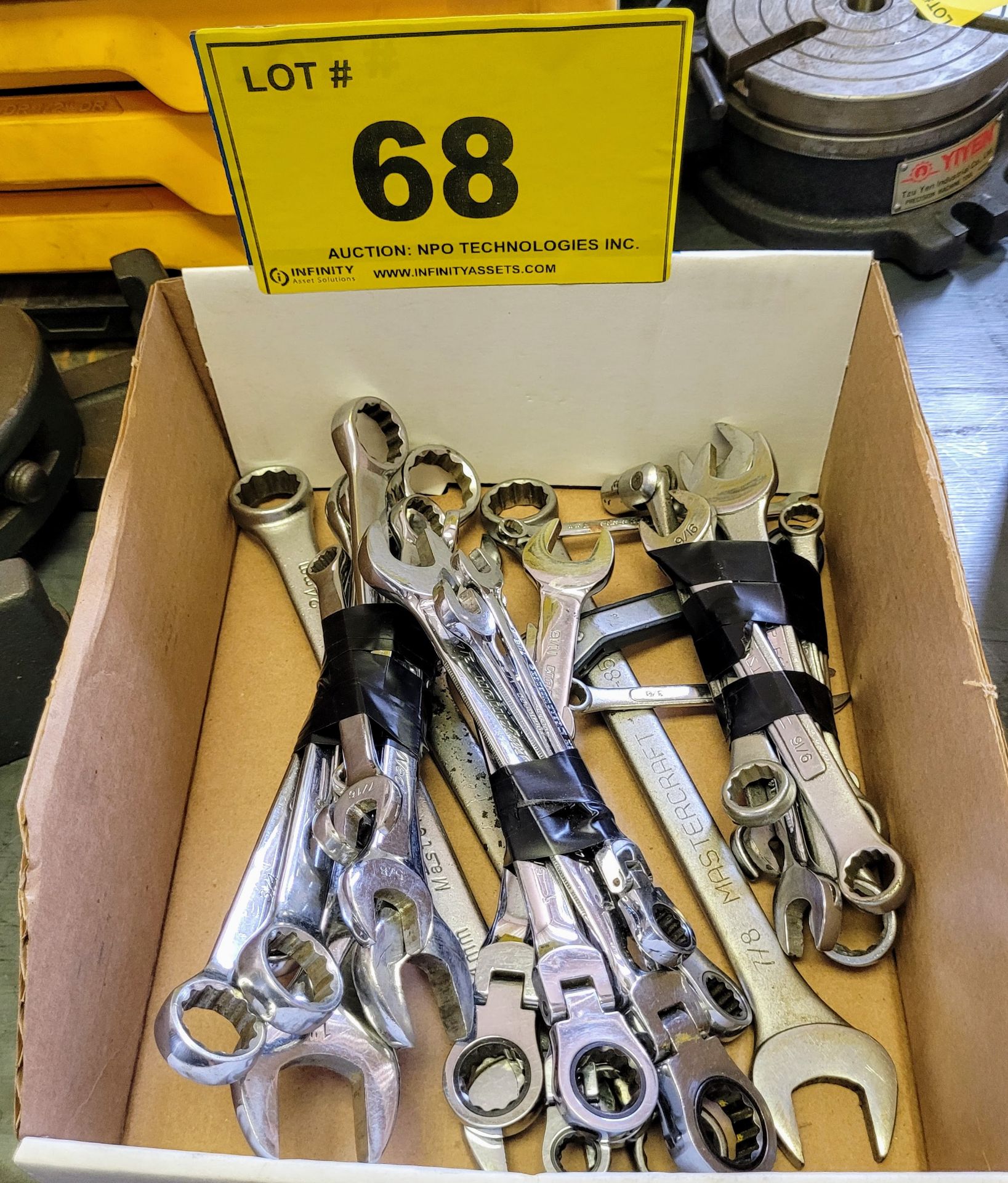 LOT - STANLEY SOCKET SET AND ASSORTED WRENCHES - Image 5 of 6