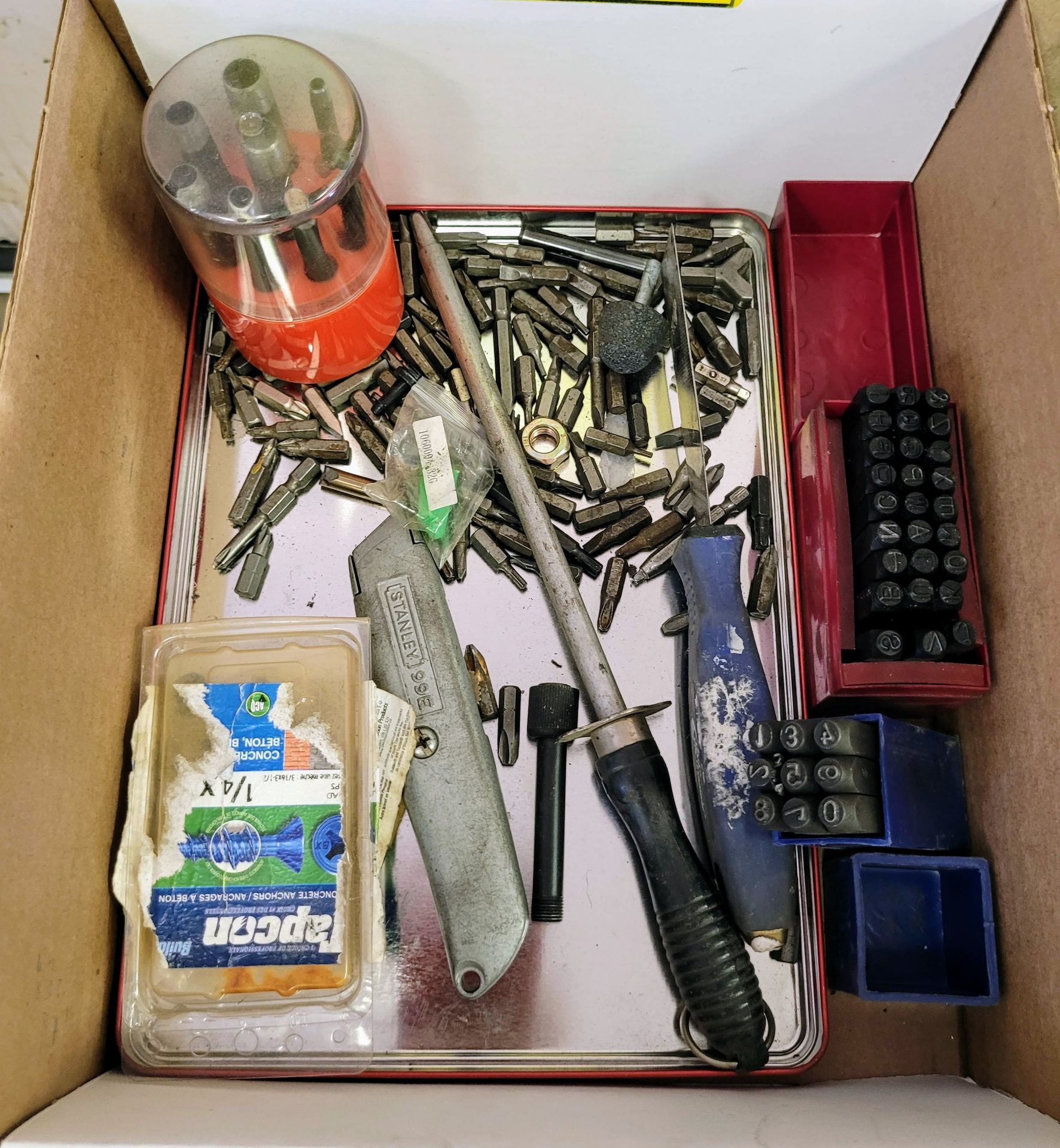 LOT - SCREW DRIVERS, CLAMPS, MITRE SET, ALLEN KEYS, TAPE MEASURES, ETC - Image 5 of 7