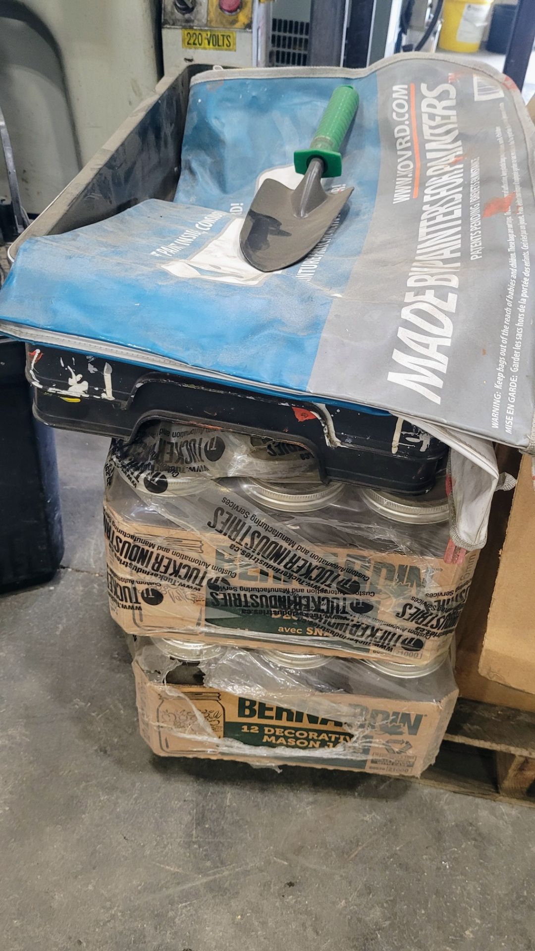 LARGE LOT ASSORTED ELECTRICAL, WIRE, SUMP PUMPS, PAINTING, SUPPLIES, BACK RACK, ETC - Image 12 of 14