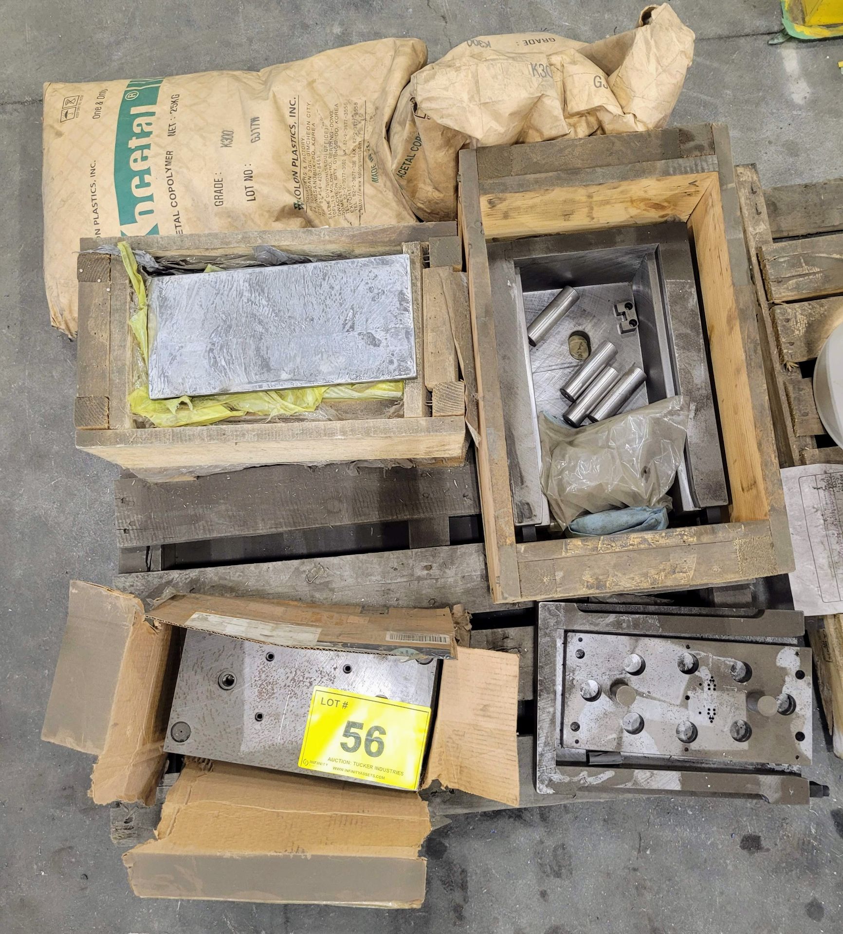 LOT - ASSORTED METAL SURFACE PLATES, FIXTURES, (2) BAGS KOCETAL ACETAL COPOLYMER, ETC.