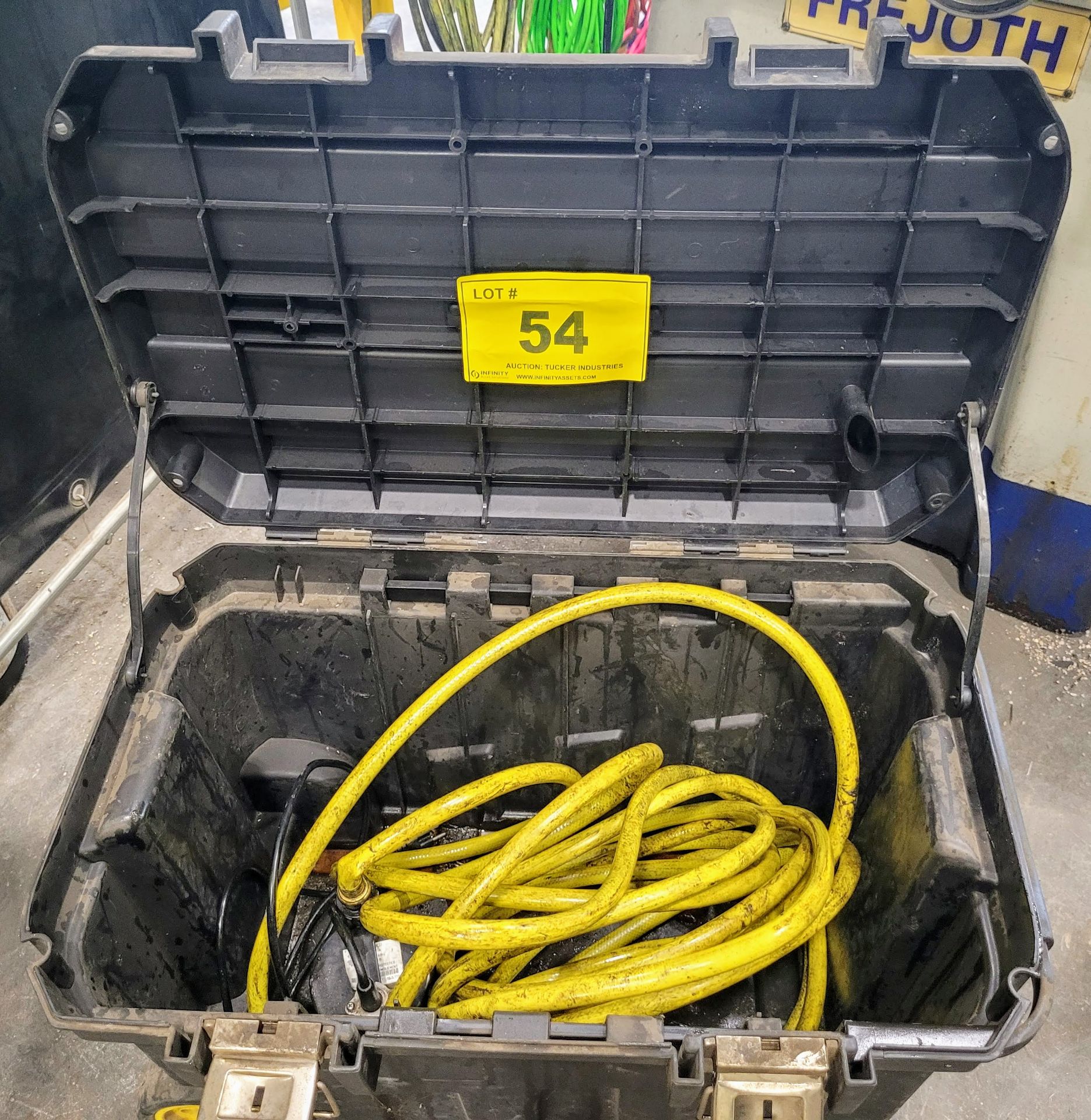 PORTABLE TOOL BOX W/ SUMP PUMP