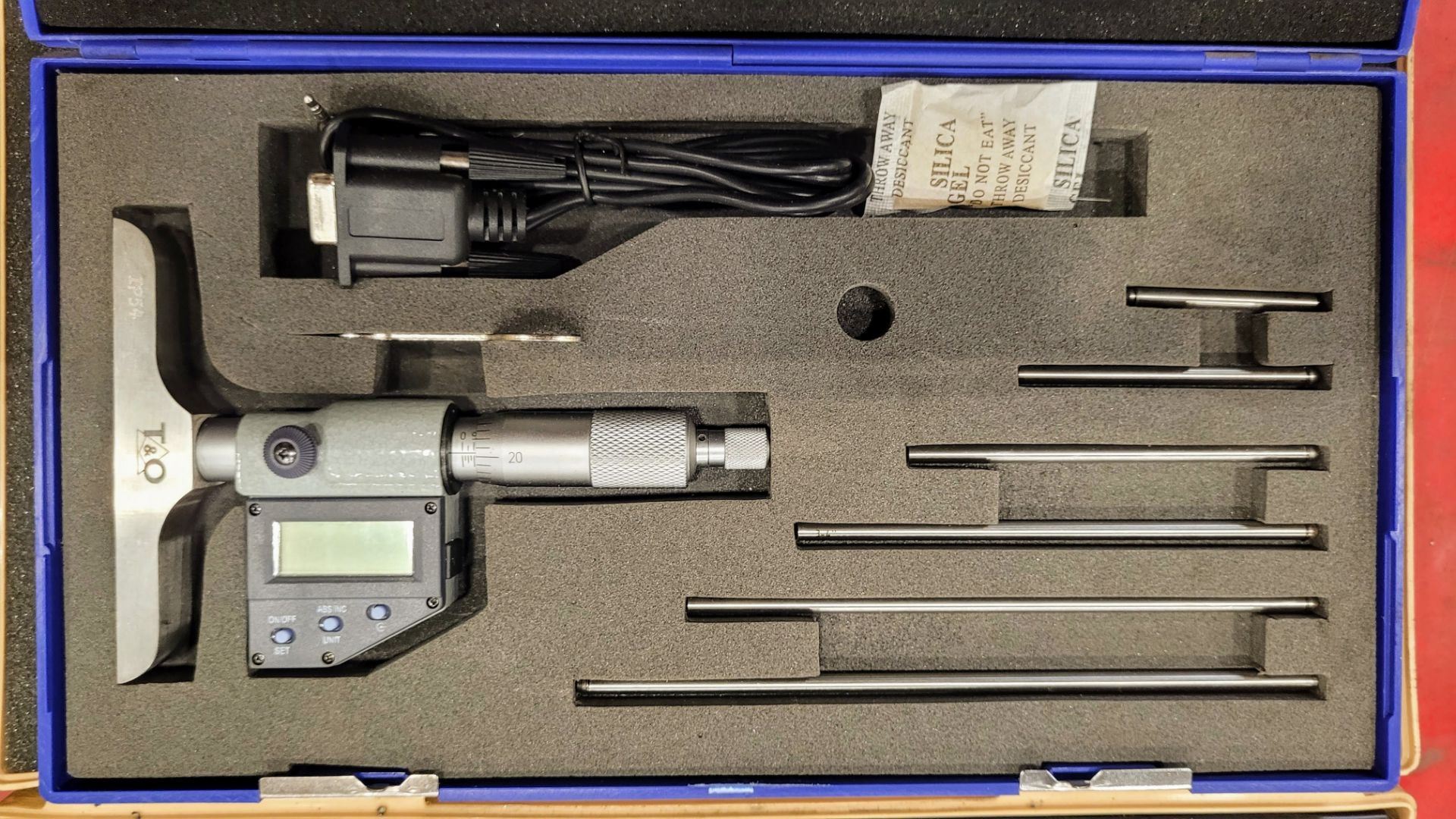 LOT - MITUTOYO DIGITAL DEPTH GAUGE, T&0 DIGITAL DEPTH GAUGE, ETC. - Image 4 of 4