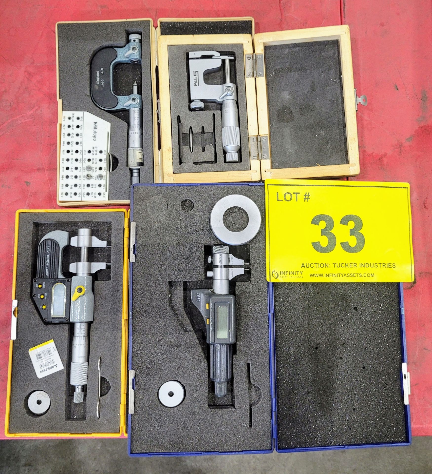 LOT - ASSORTED DIGITAL AND MANUAL OUTSIDE MICROMETERS