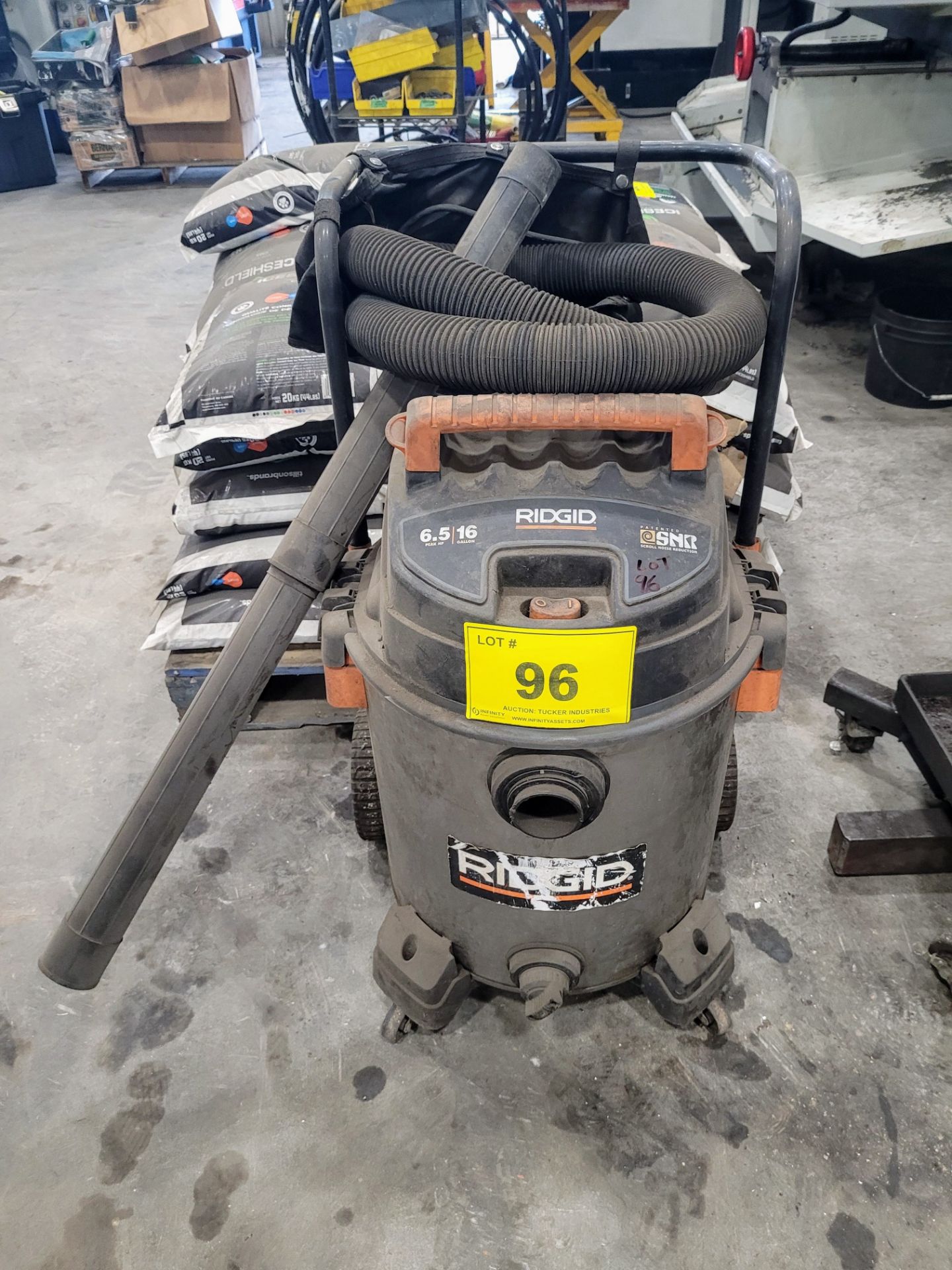 RIGID 6.5HP, 16 GAL. SHOP VAC