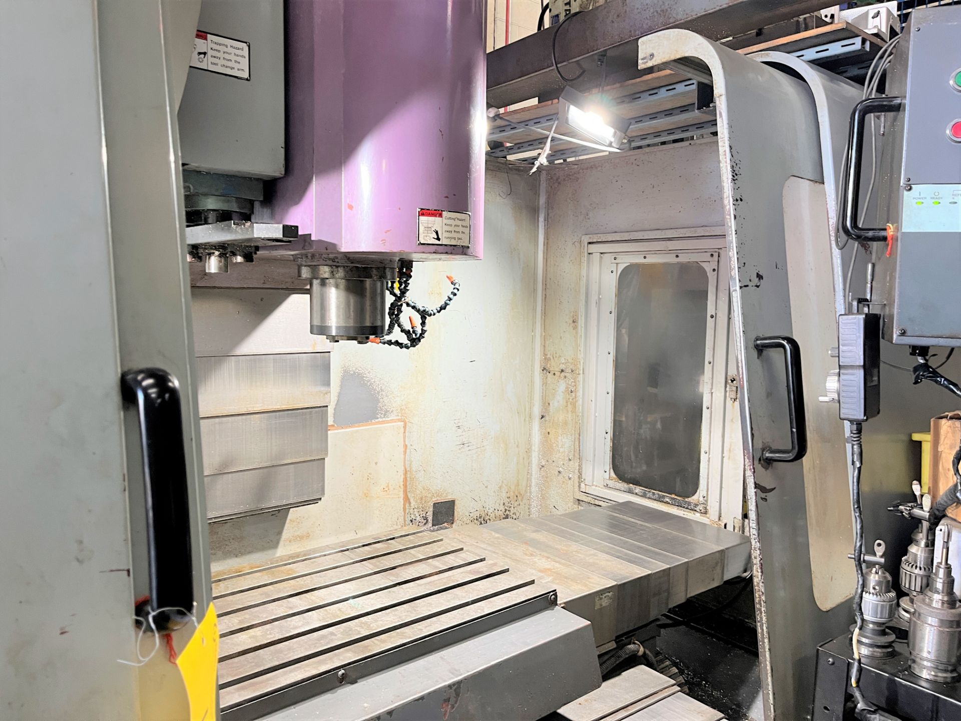 SYNTECH SMC-V5000W CNC VERTICAL MACHINING CENTER, MITSUBISHI CNC CONTROL, 18” X 32” TABLE, - Image 8 of 14