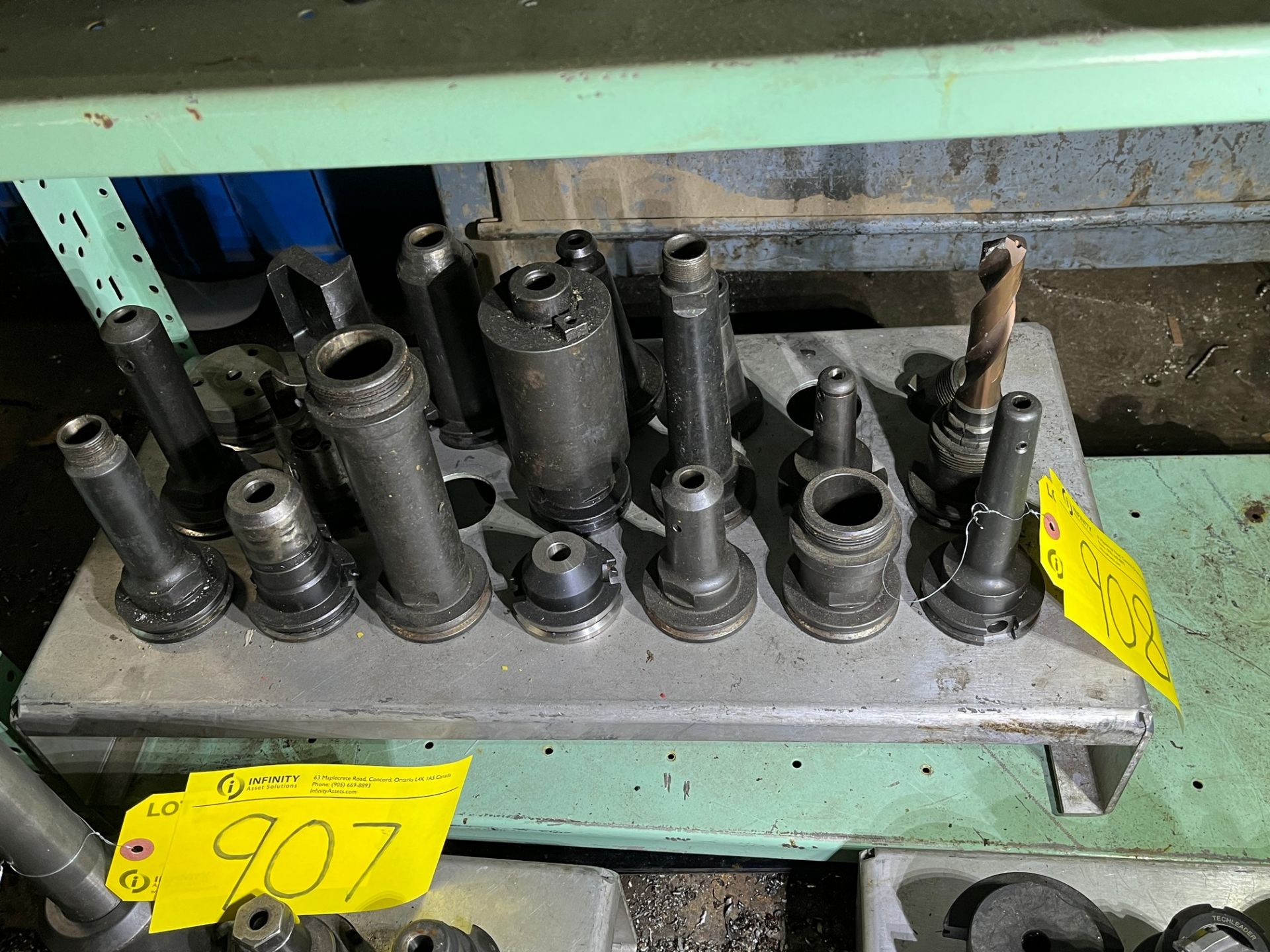 LOT (21) CAT40 TOOL HOLDERS W/ TRAY