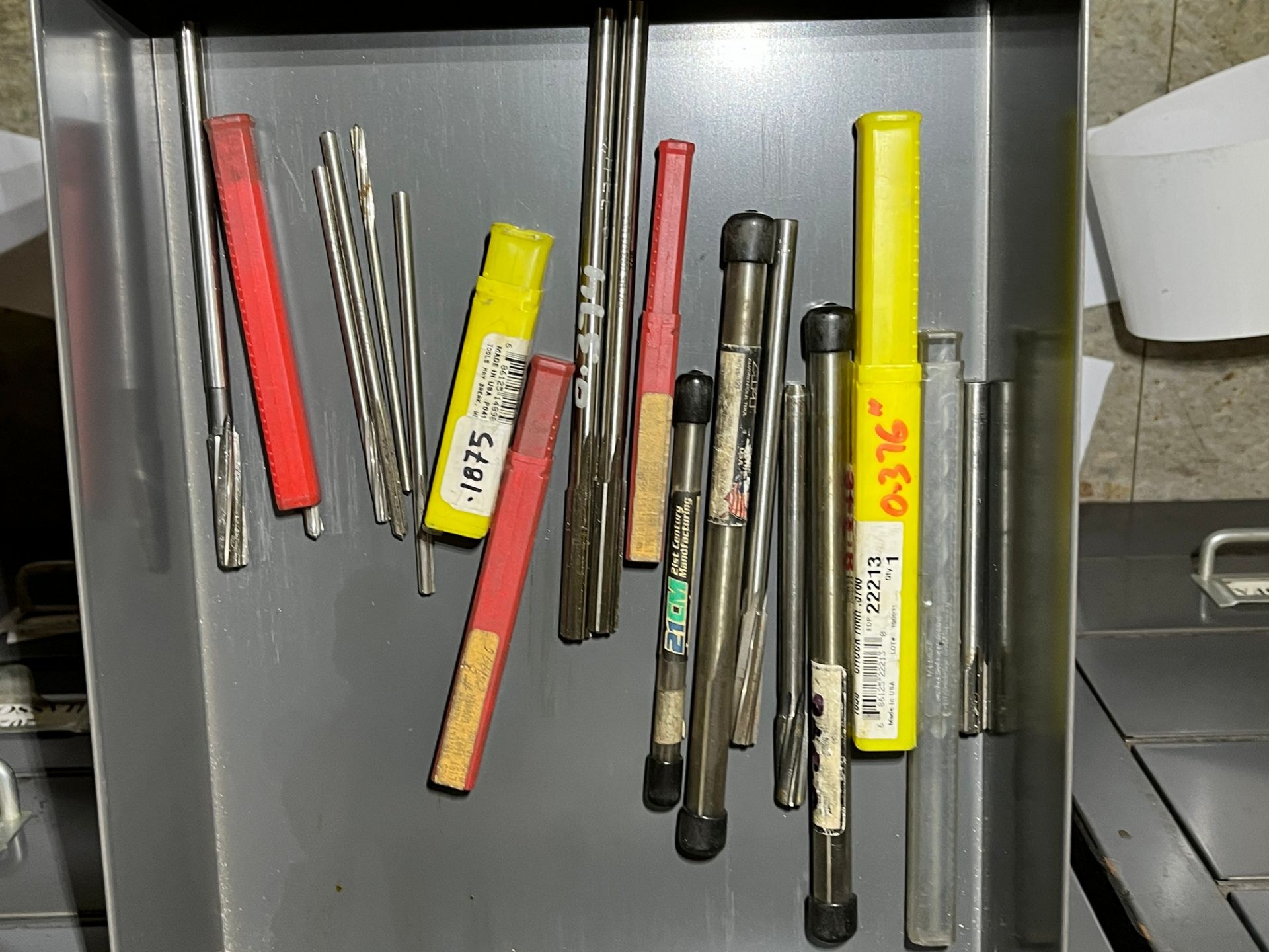 CONTENTS OF (9) DRAWERS OF CABINET / VERTICAL ROW INCLUDING TAPS, BORING BARS, REAMERS - Image 6 of 6