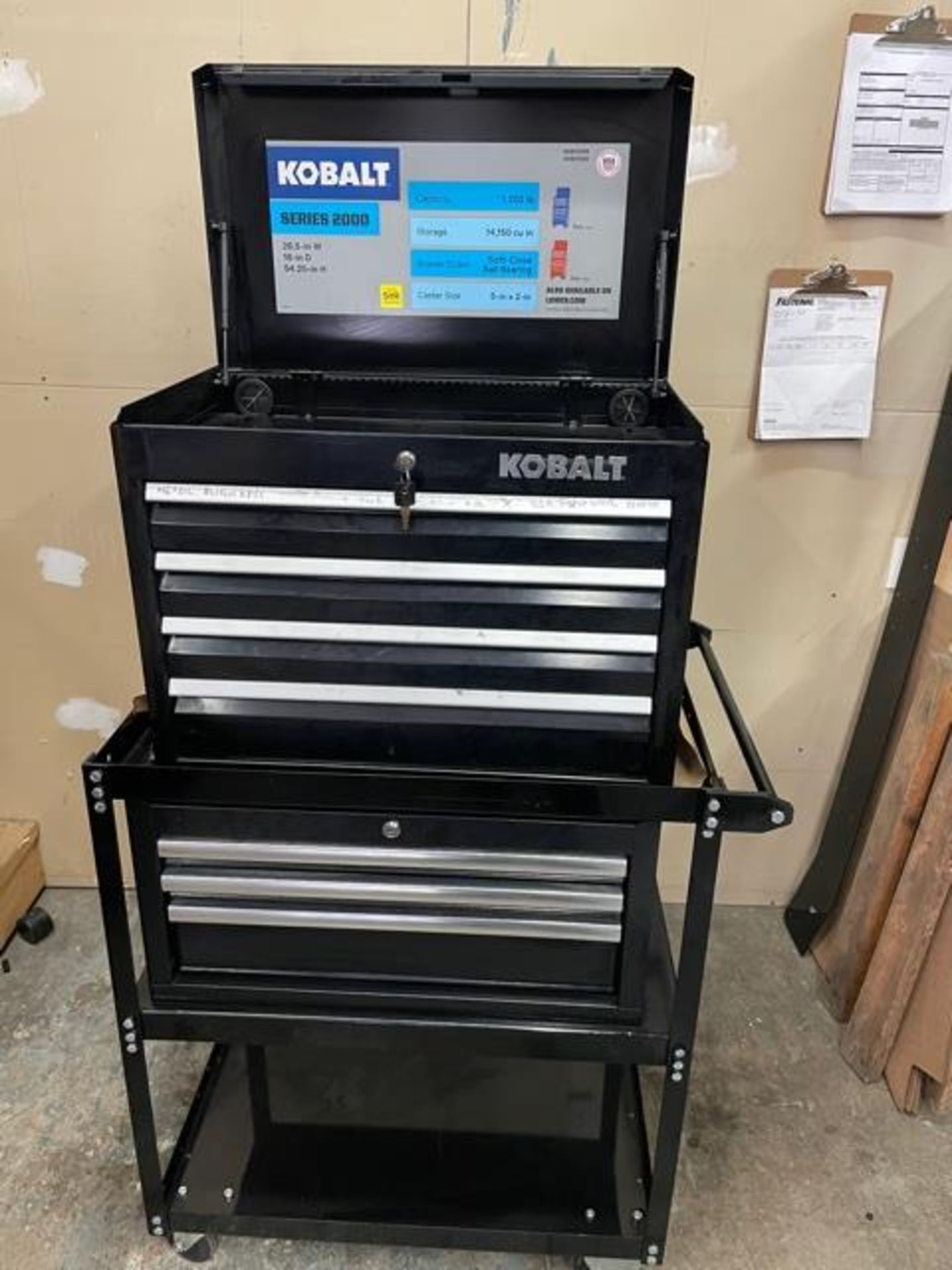 Mobile Tool box with Kobalt tool chest on the Top, 1200 lbs capacity, Mint condition