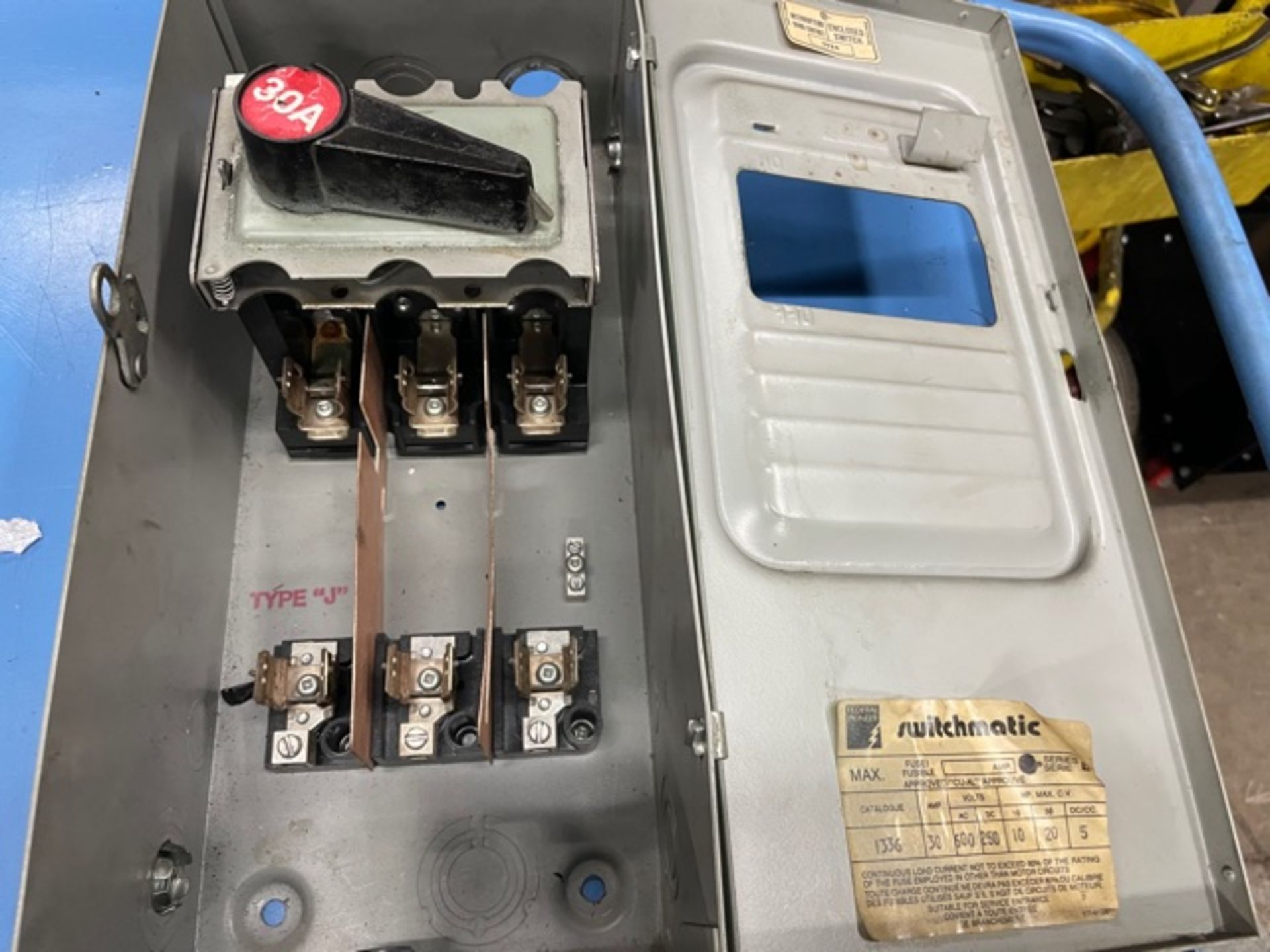 Industrial Disconnect switch, 600 Volts - 30 Amps - Image 2 of 2
