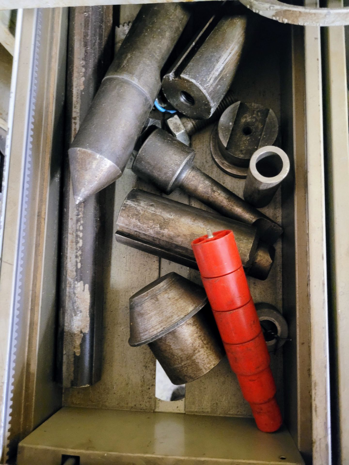 CONTENTS OF (2) 2-SECTION DRAWERS INCLUDING BORING DRILLS, TOOL HOLDERS, GAUGES, CENTERS, ETC. (NO - Image 4 of 4