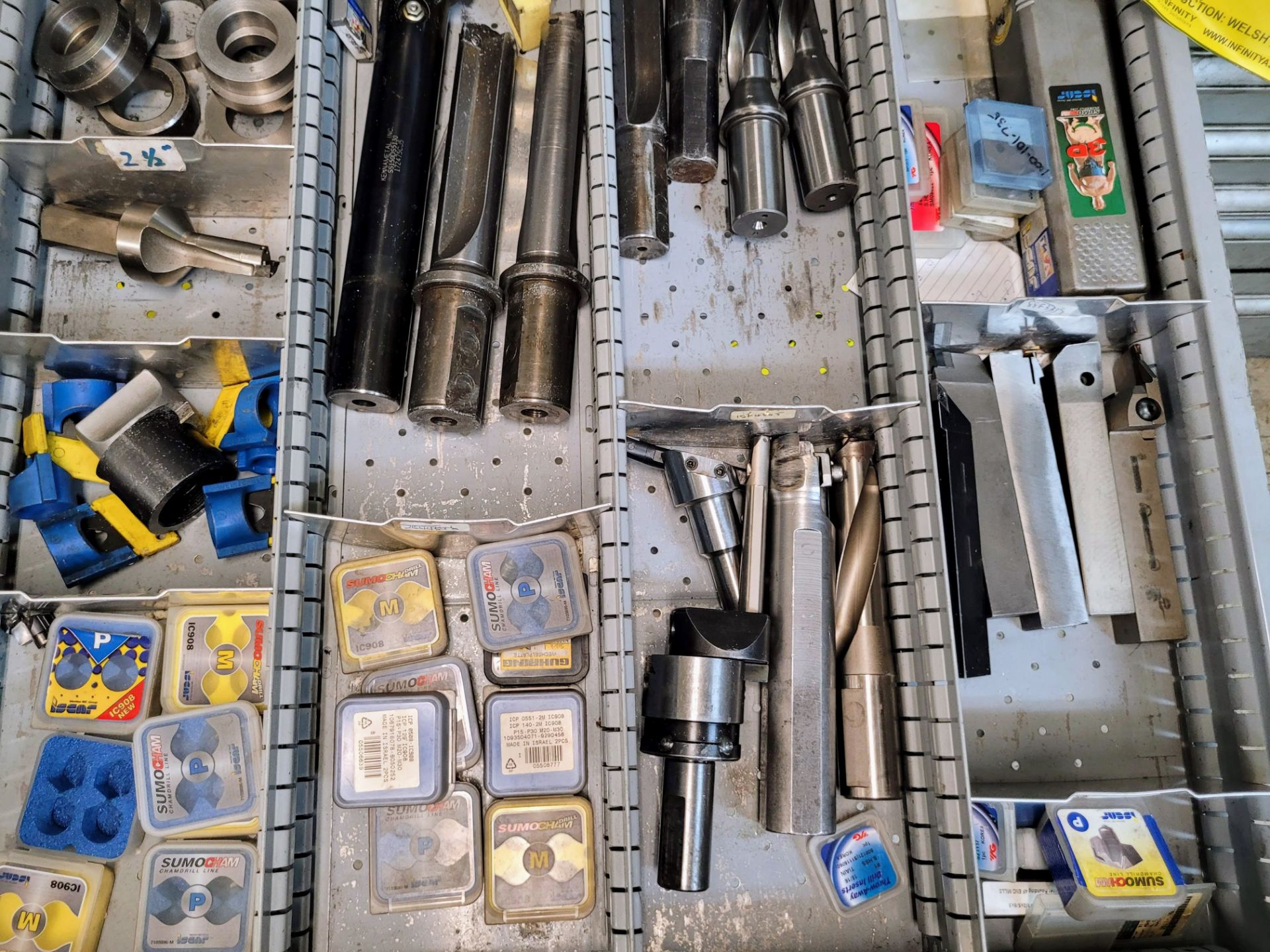 CONTENTS OF (1) TOOL CABINET DRAWER INCLUDING CARBIDE INSERTS AND CUTTING BARS, ETC. (NO DRAWERS)