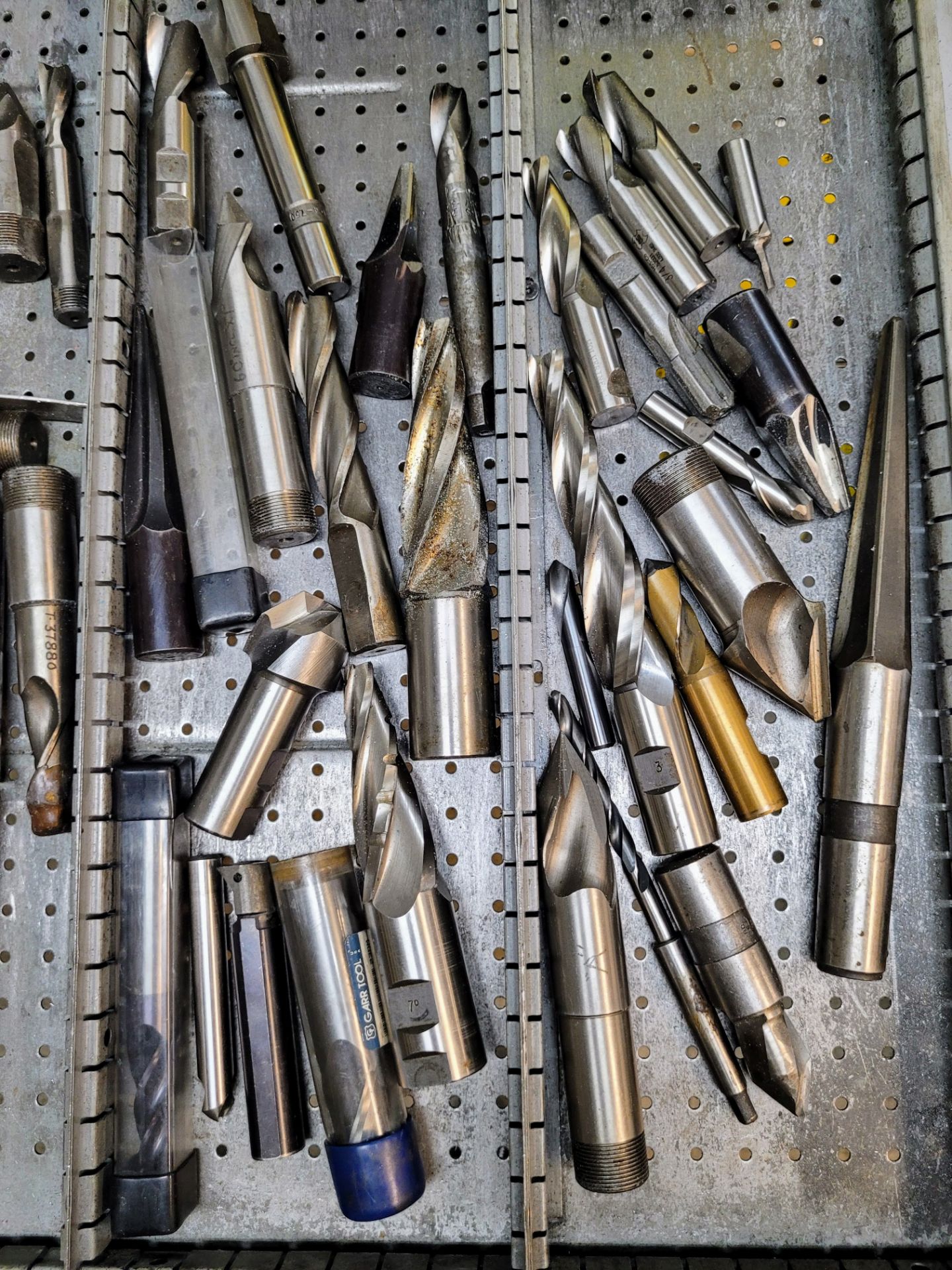 CONTENTS OF (1) TOOL CABINET DRAWER INCLUDING END MILLS (NO DRAWER) - Image 3 of 3