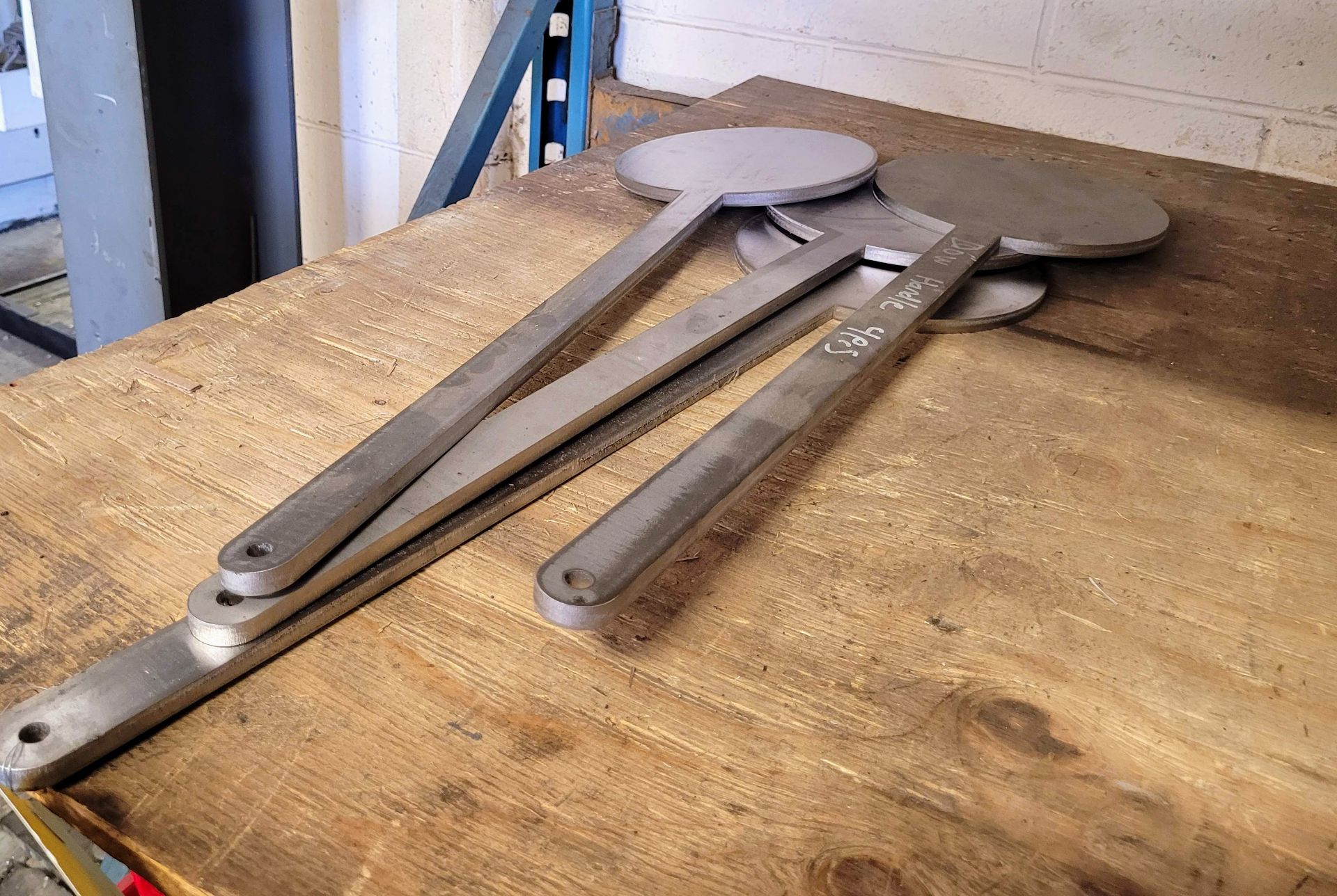 LOT CONTENTS OF (2) SHELVES OF RACK INCLUDING STRAPPS, REFLECTORS, METAL COMPONENTS - Image 6 of 6