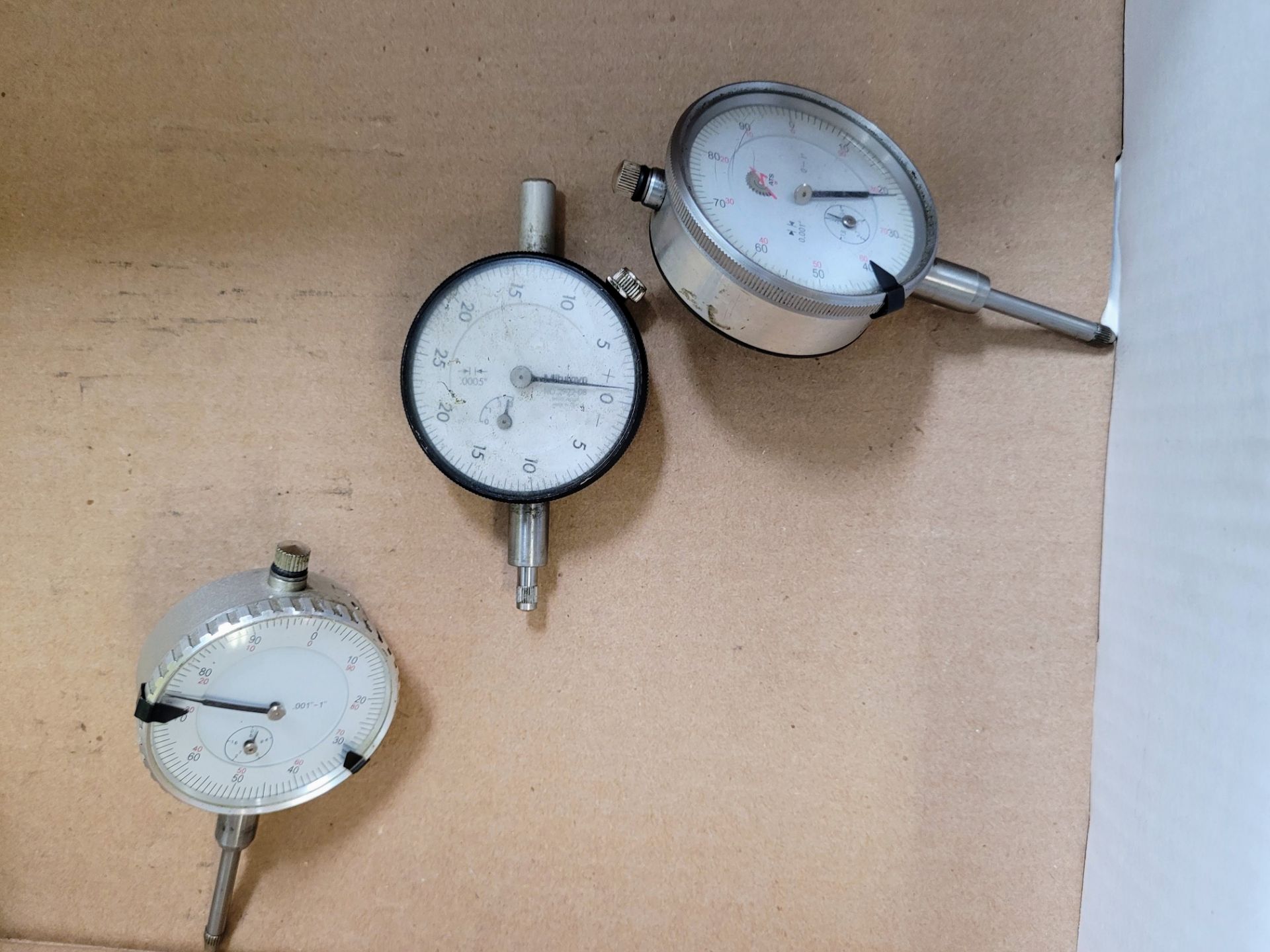 LOT OF DIGITAL / DIAL GAUGES AND (3) STANDS - Image 2 of 3