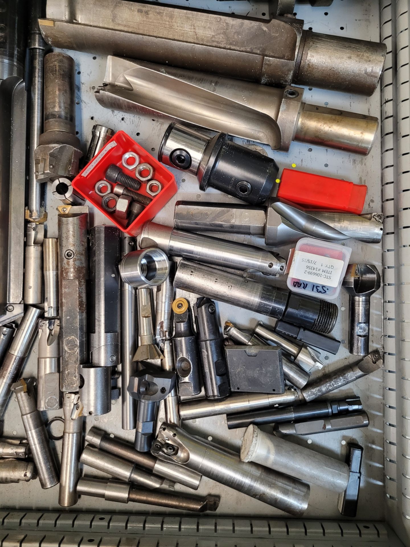 CONTENTS OF (1) TOOL CABINET DRAWER INCLUDING CARBIDE INSERTS, INSERT CUTTING BARS, BORING BARS, - Image 3 of 3