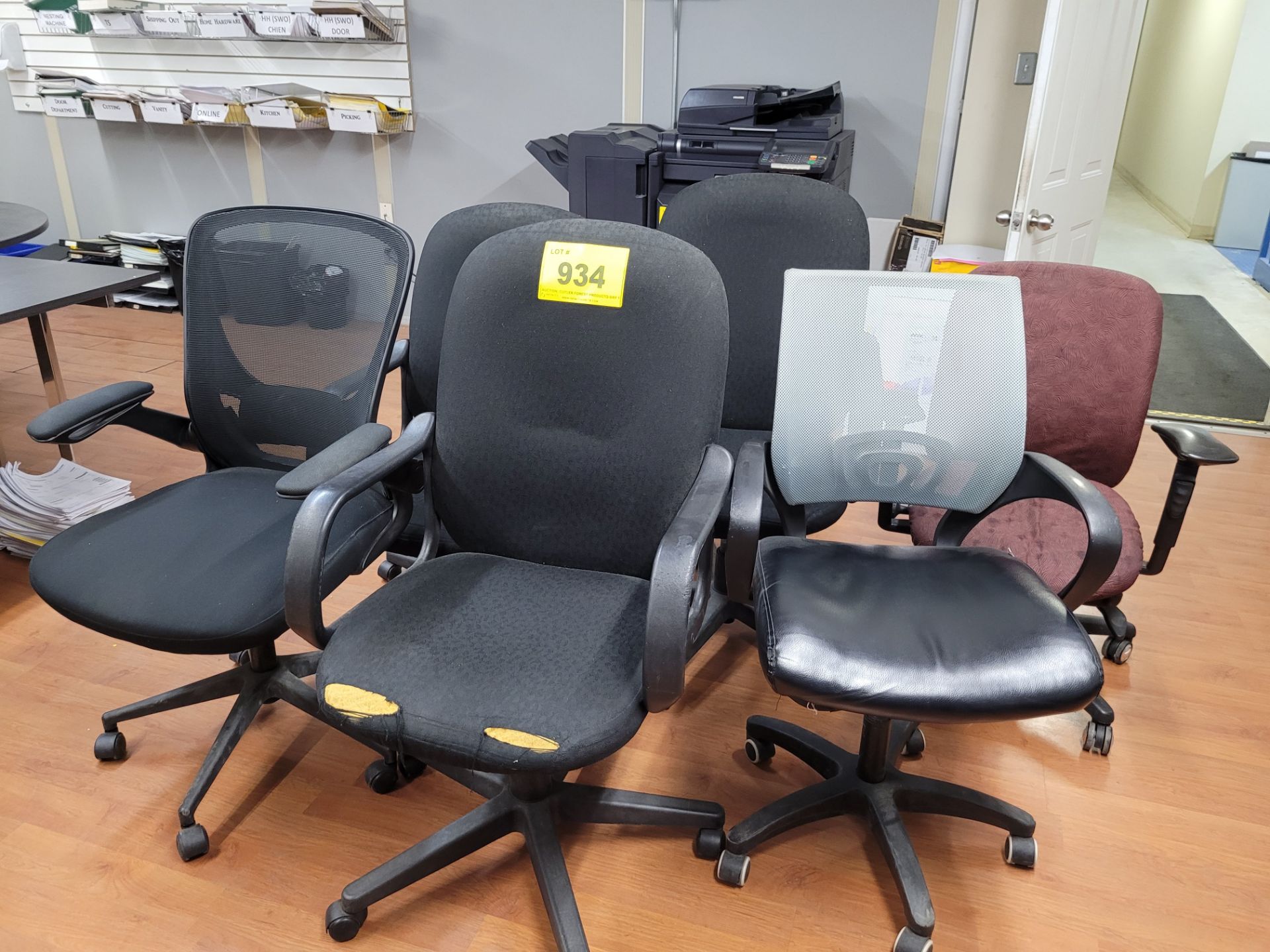 LOT - (6) OFFICE CHAIRS