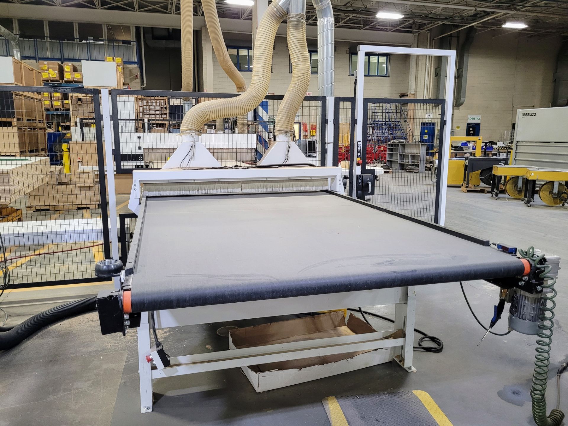 2020 HOMAG CENTATEQ N-300 NESTED-BASED CNC ROUTER, 5' X 10' TABLE, 10 KW (13.4 HP) ROUTER SPINDLE, - Image 6 of 8