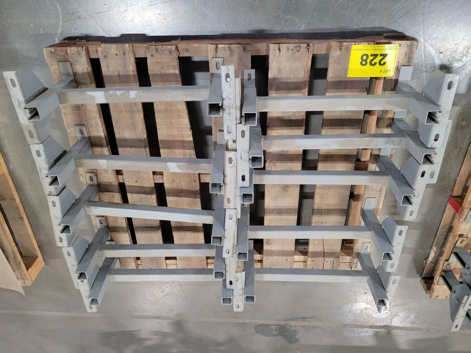 LOT - CONVEYOR STANDS