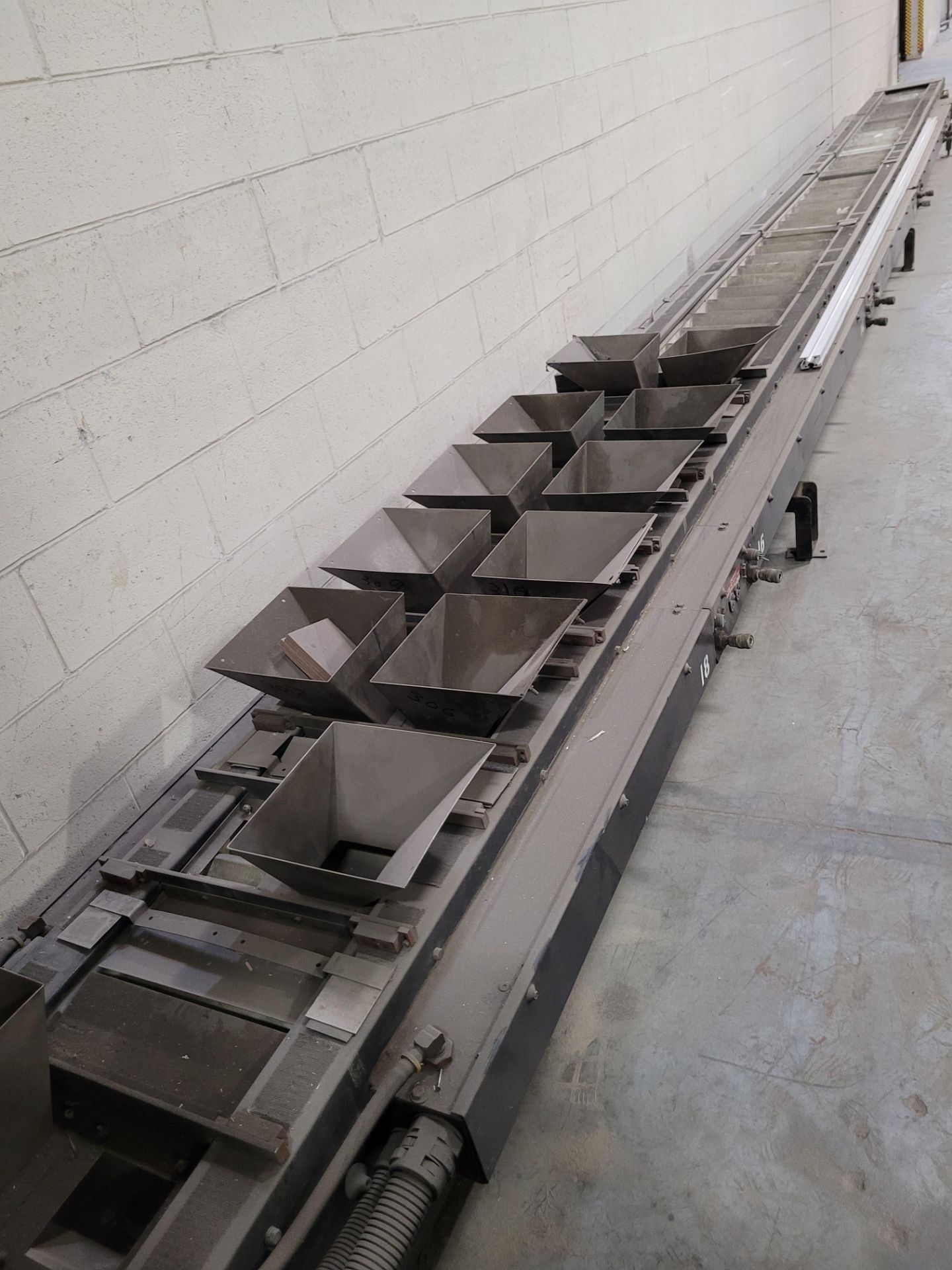 BATCHING SYSTEM MODEL 1300, S/N BC-016, BUCKET CONVEYOR, 28'L - Image 3 of 4