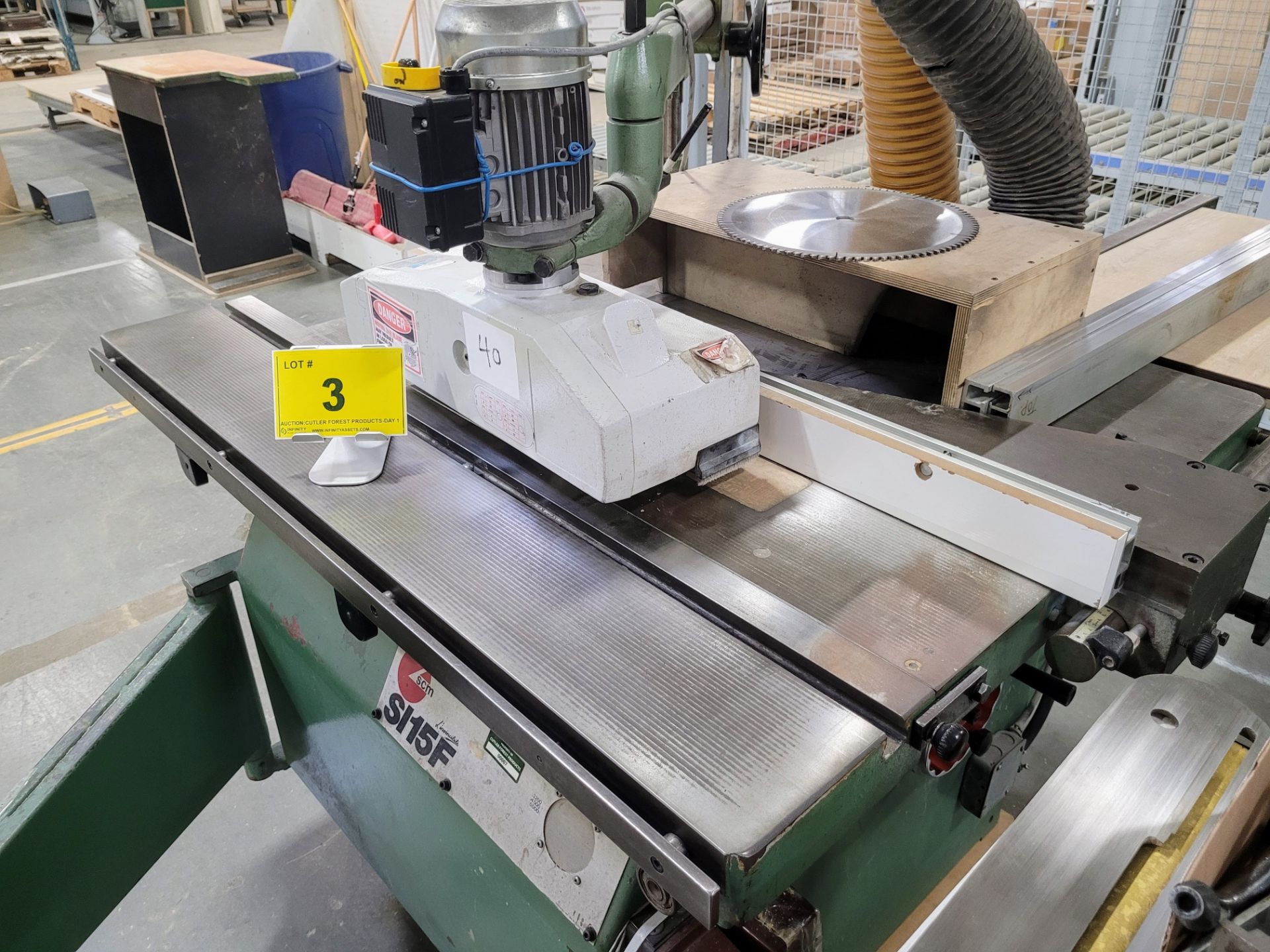 SCM SI15F SLIDING TABLE SAW, W/ 2005 4-ROLL MATERIAL POWER FEEDER W/ CONVEYOR - Image 7 of 7