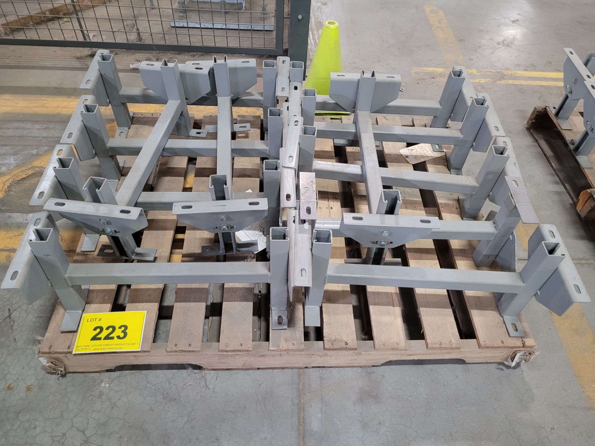 LOT - CONVEYOR STANDS