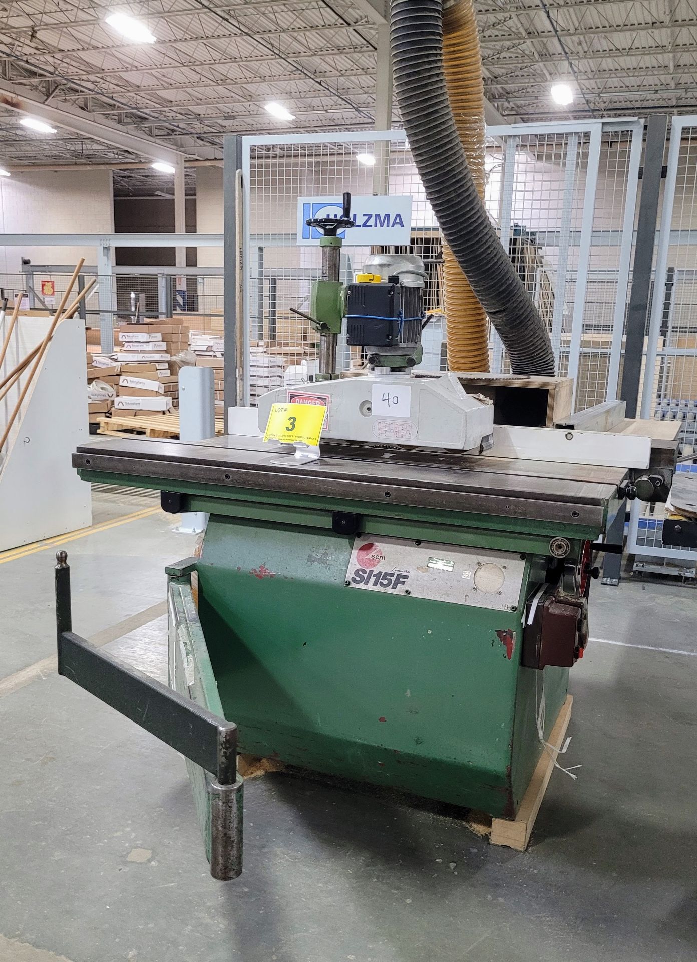 SCM SI15F SLIDING TABLE SAW, W/ 2005 4-ROLL MATERIAL POWER FEEDER W/ CONVEYOR - Image 3 of 7