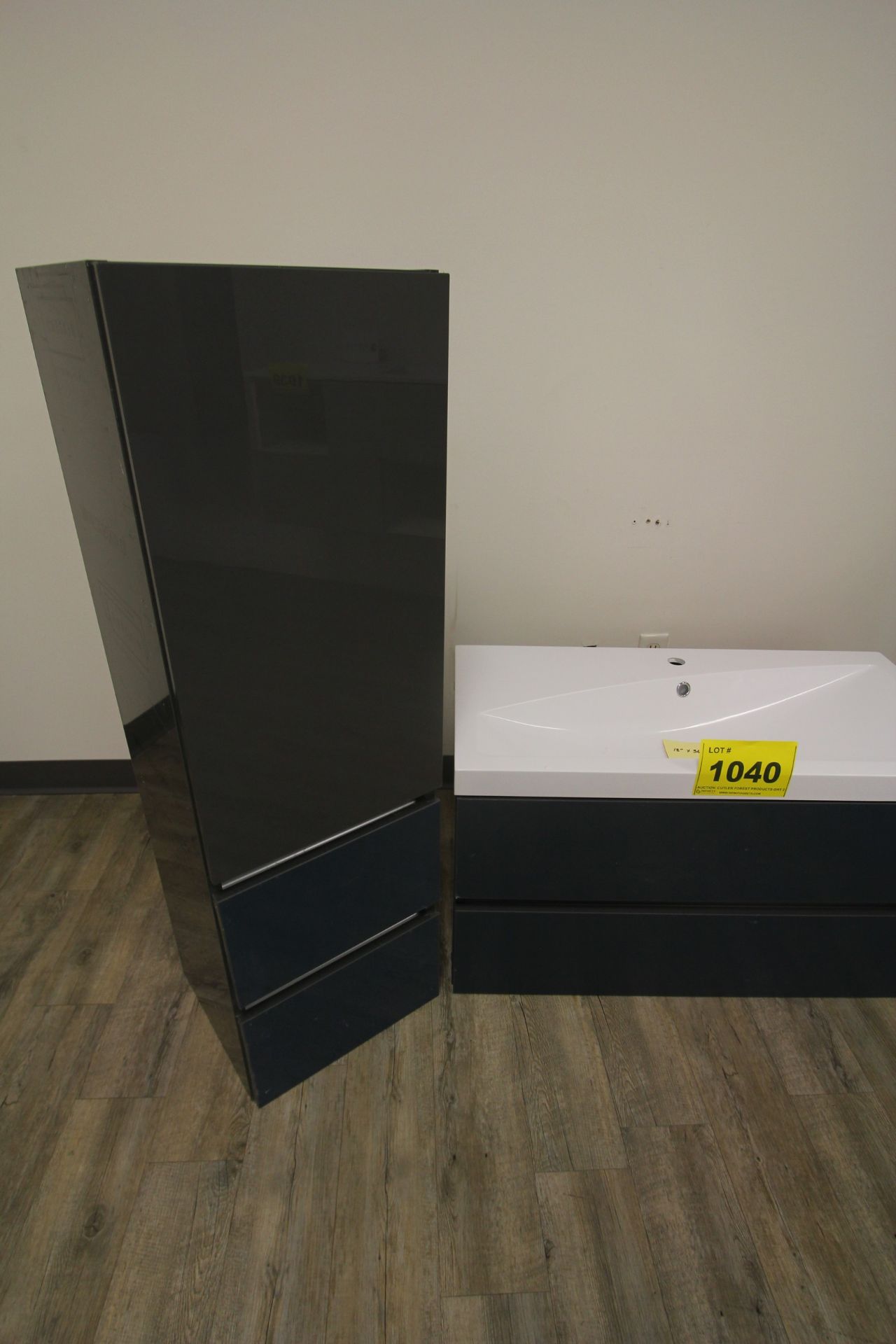 SHOWROOM DISPLAY FLOATING BATHROOM VANITY W/ SINK, CUPBOARDS, STORAGE CABINET, 18" X 36" - Image 4 of 4