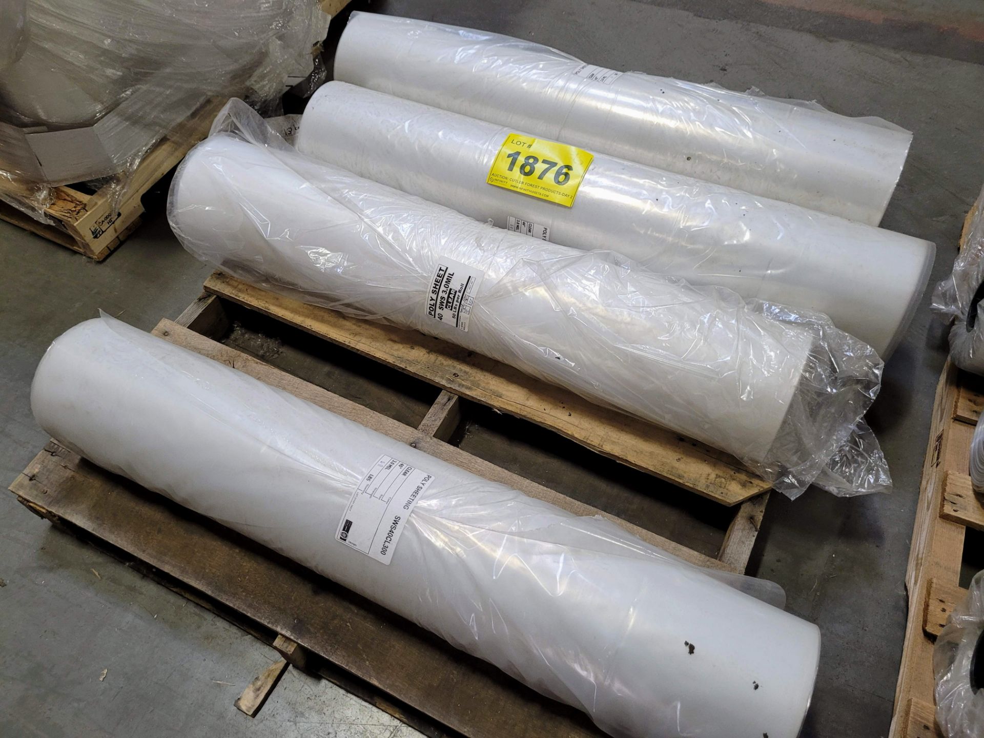 LOT - CLEAR 40" POLY SHEETING