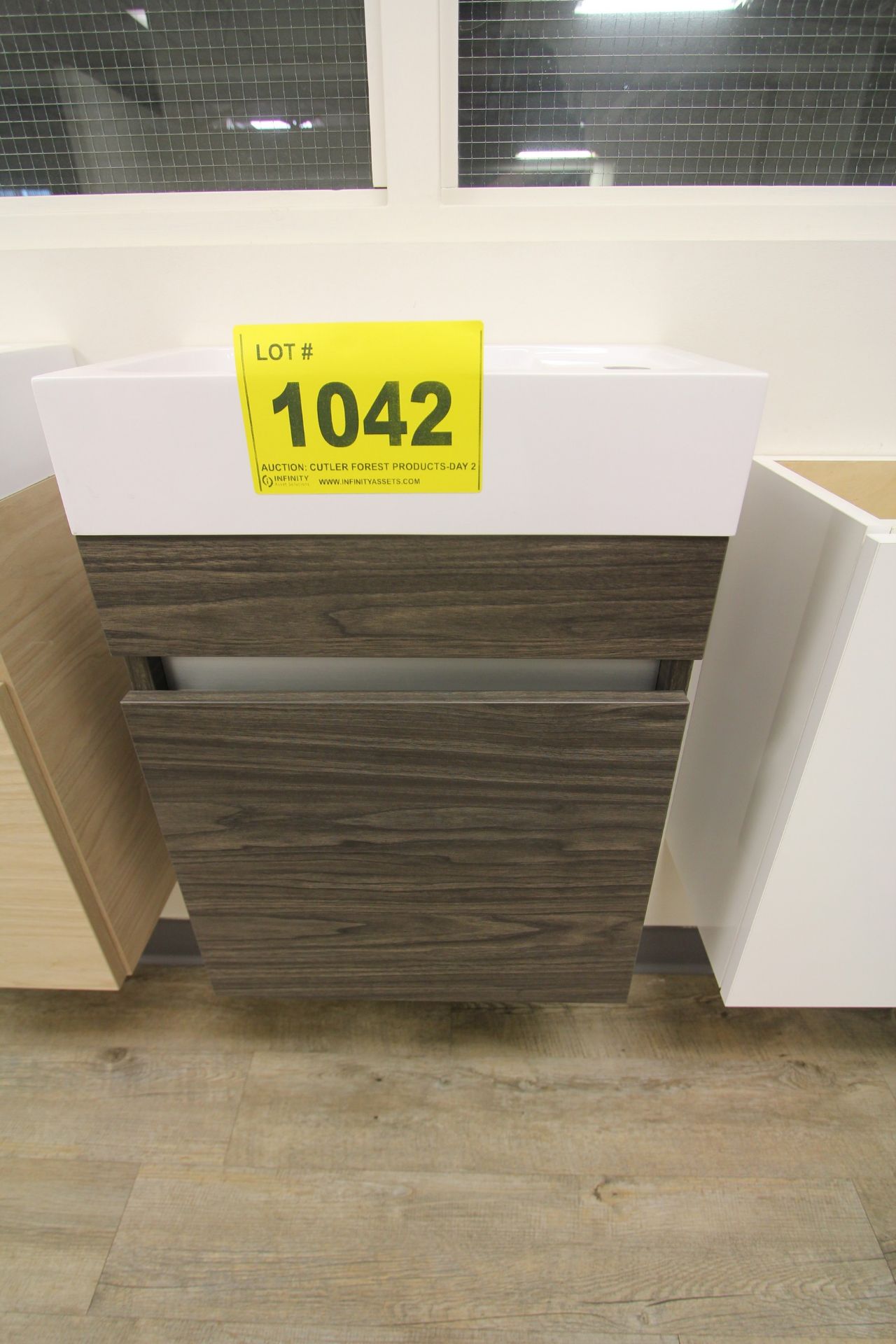 SHOWROOM DISPLAY FLOATING BATHROOM VANITY W/ SINK, CUPBOARDS, 10.5" X 18"