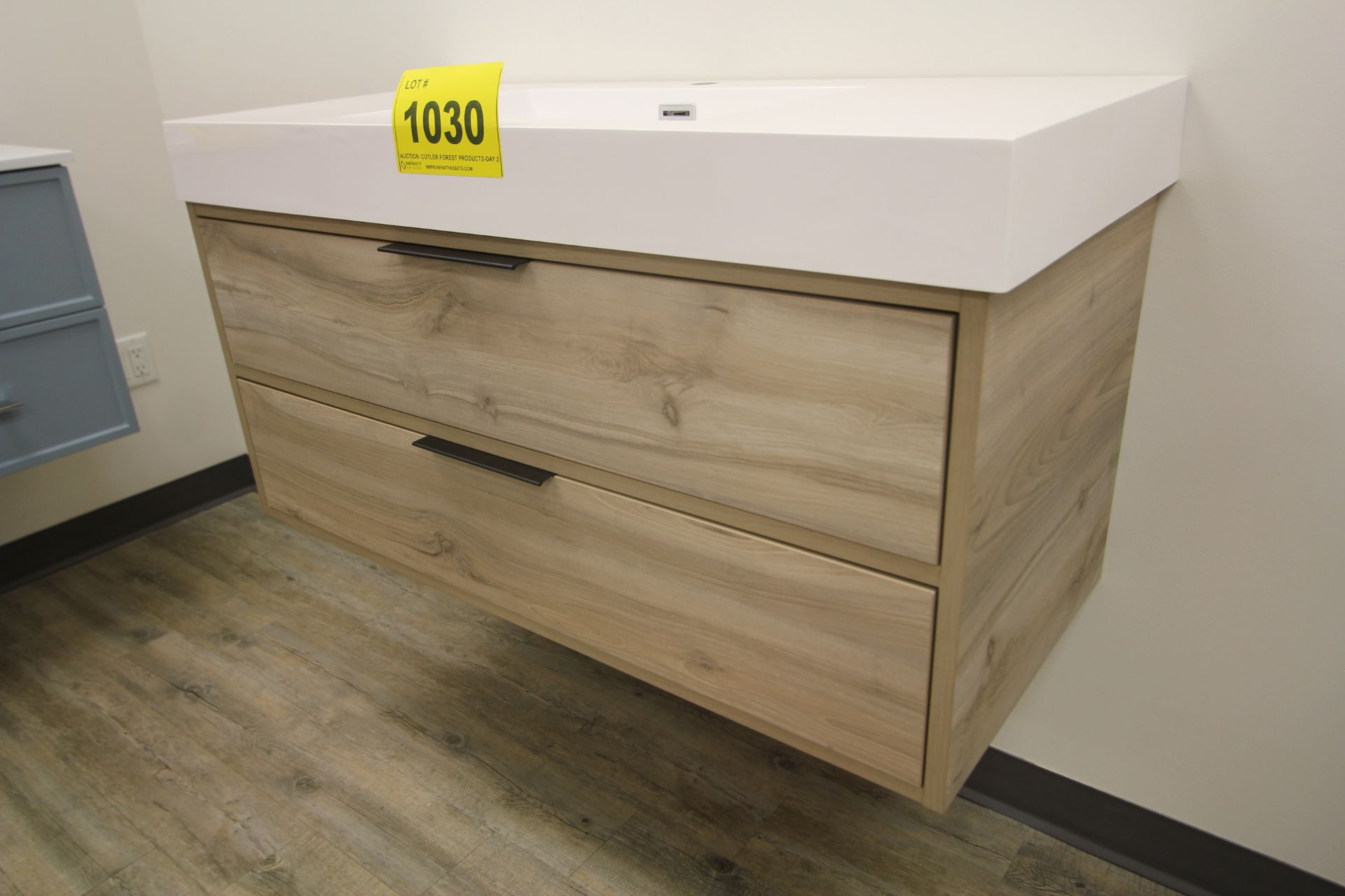 SHOWROOM DISPLAY FLOATING BATHROOM VANITY W/ SINK, CUPBOARDS, 18.5" X 42"