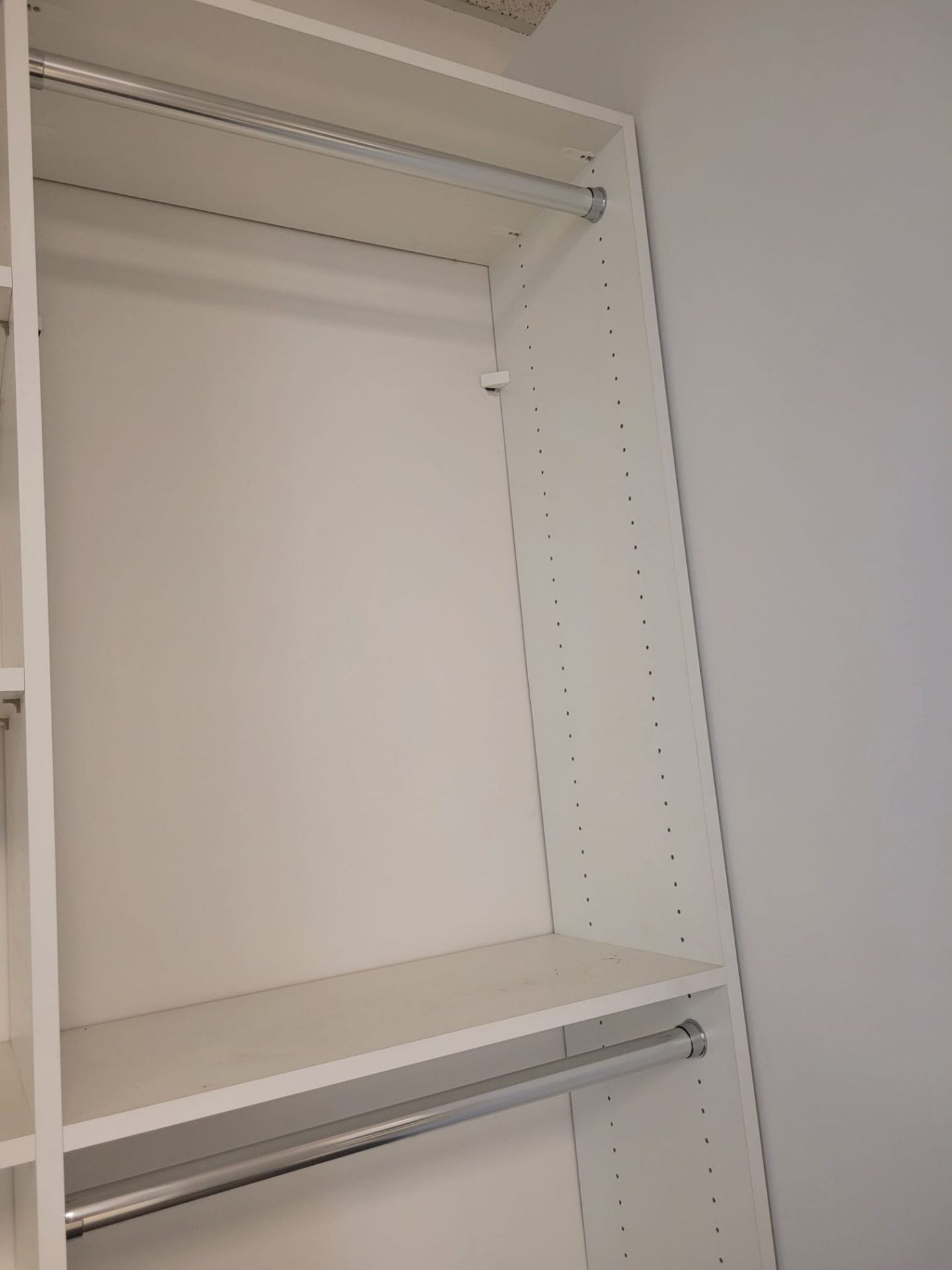 SHOWROOM DISPLAY CLOSET STORAGE SYSTEM - Image 3 of 3