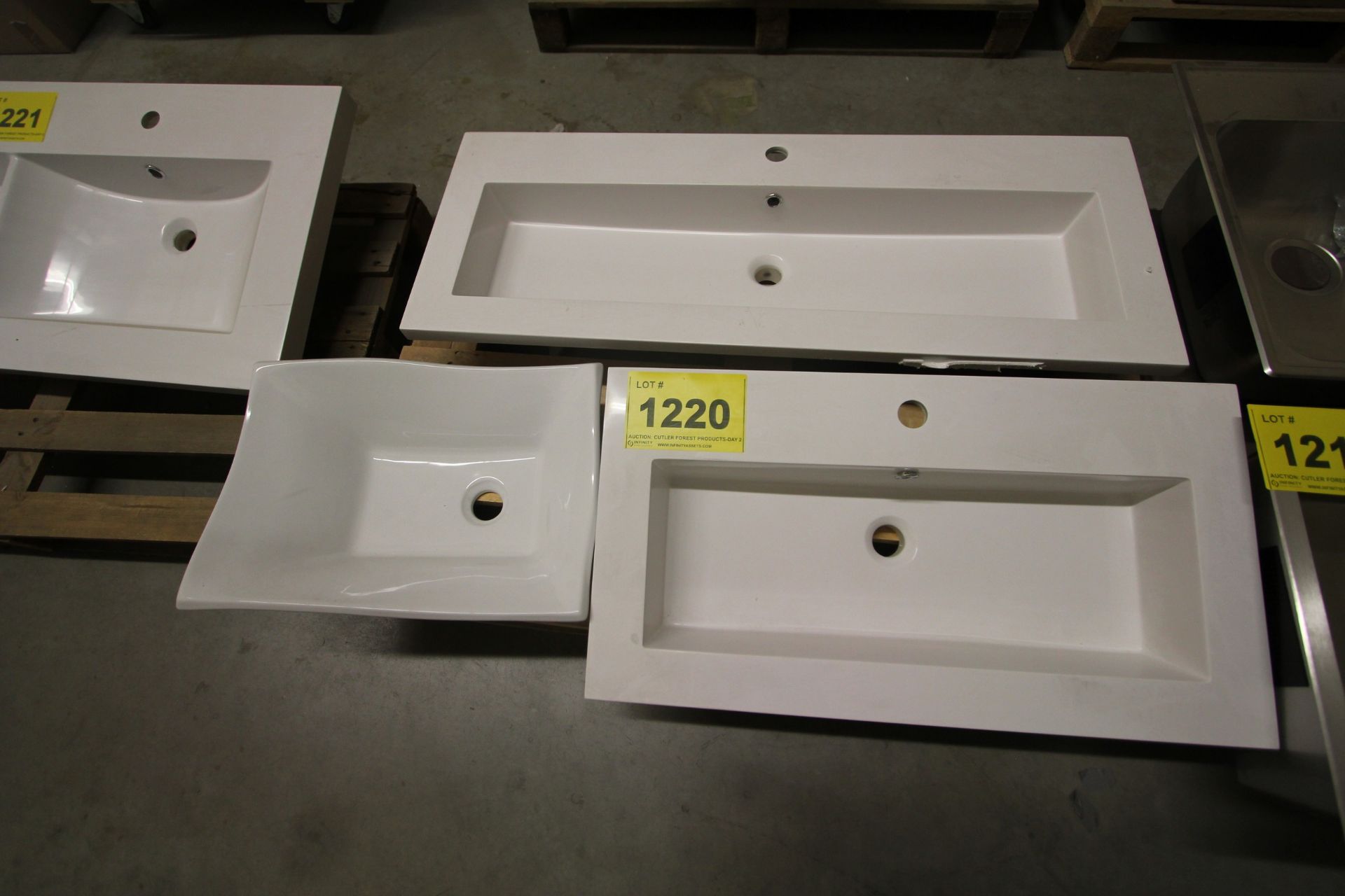 LOT OF (3) SINKS