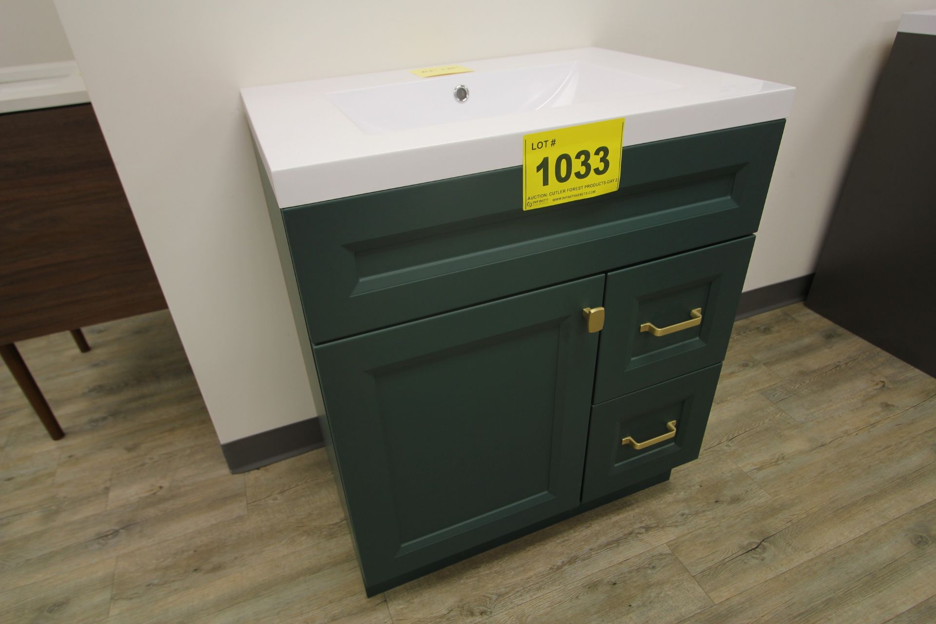 SHOWROOM DISPLAY BATHROOM VANITY W/ SINK, CUPBOARDS, 21.5" X 30"