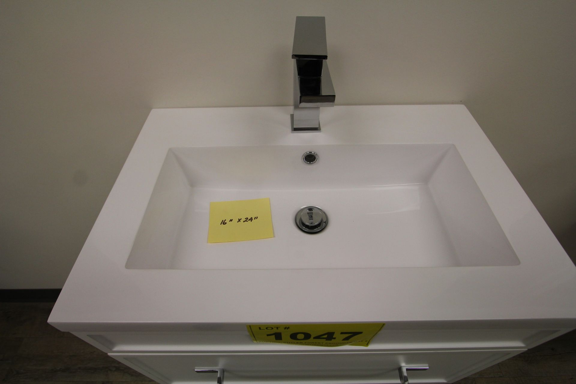 SHOWROOM DISPLAY FLOATING BATHROOM VANITY W/ SINK, FAUCET, CUPBOARDS, 16" X 24" - Image 2 of 3