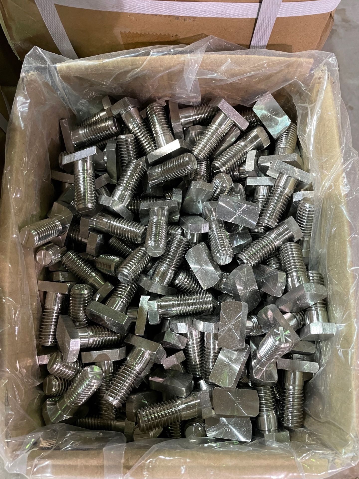 LOT - APRROX (20) BOXES DOCK SCREWS, (200) PCS PER BOX (TOTAL 4,000 PCS) - Image 2 of 2