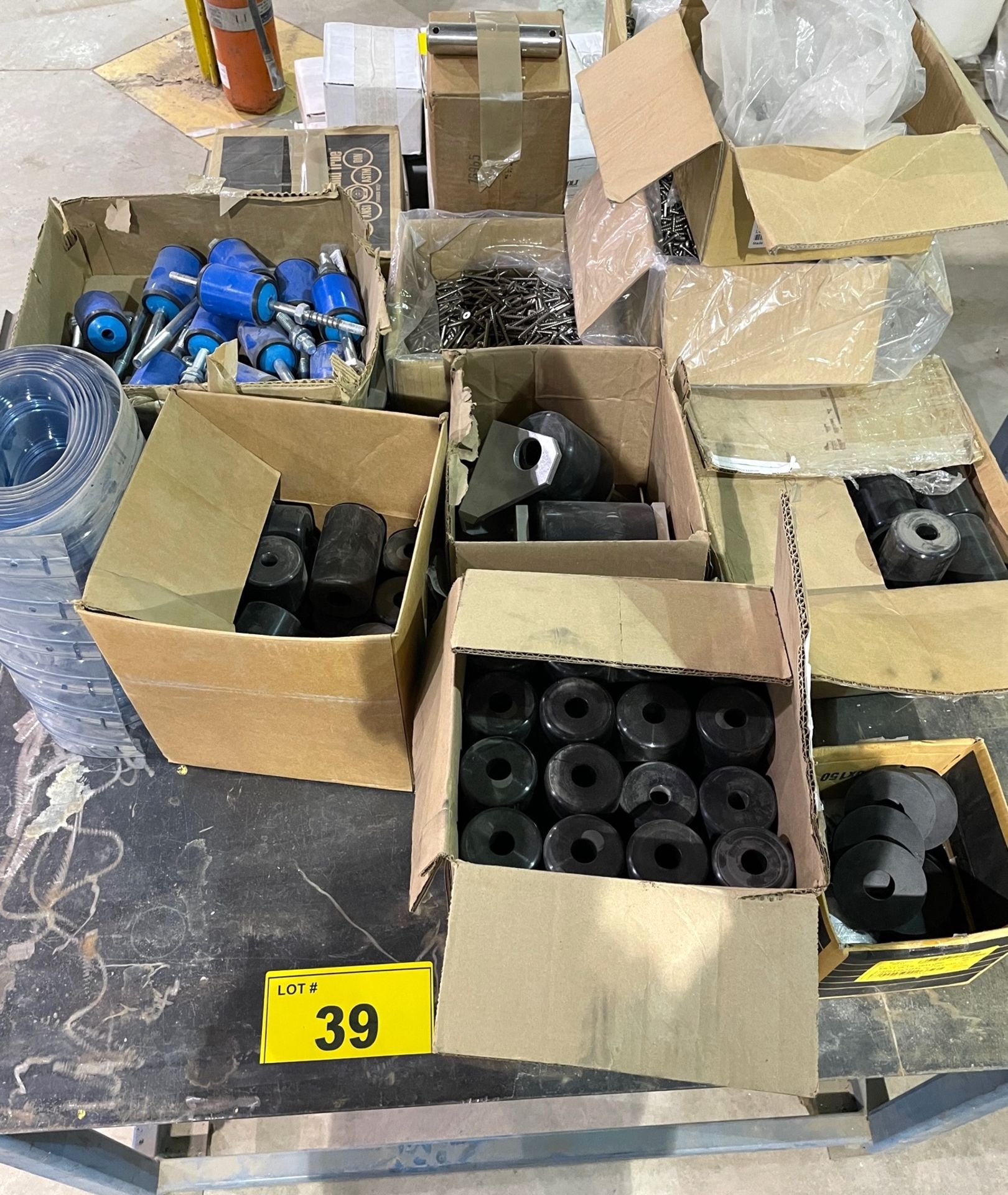 LOT - DOCK PARTS (RIGGING FEE $25)