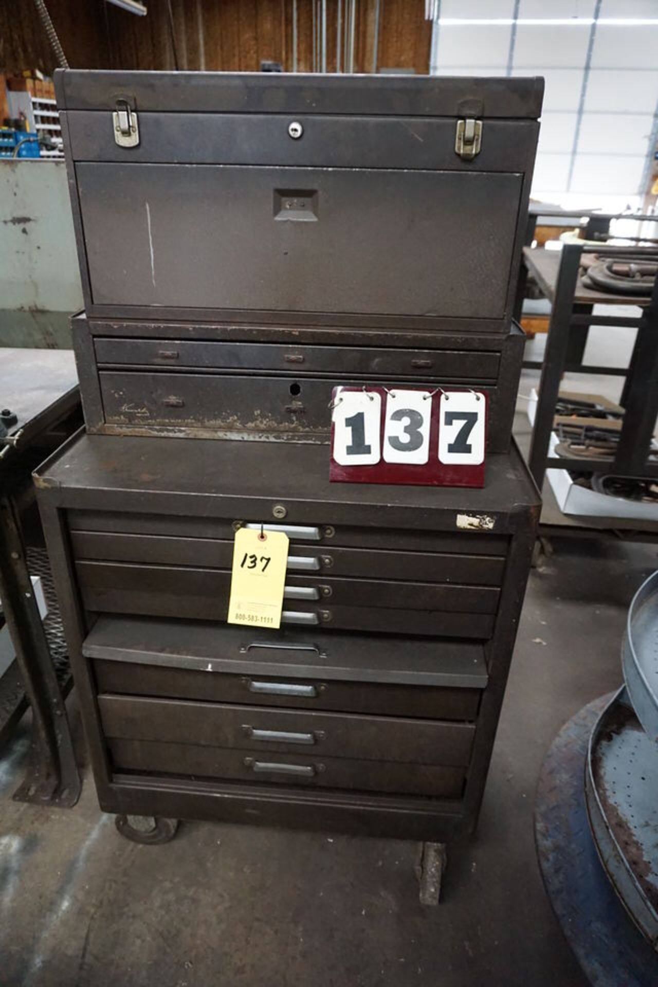 KENNEDY ROLL AWAY TOOL BOX