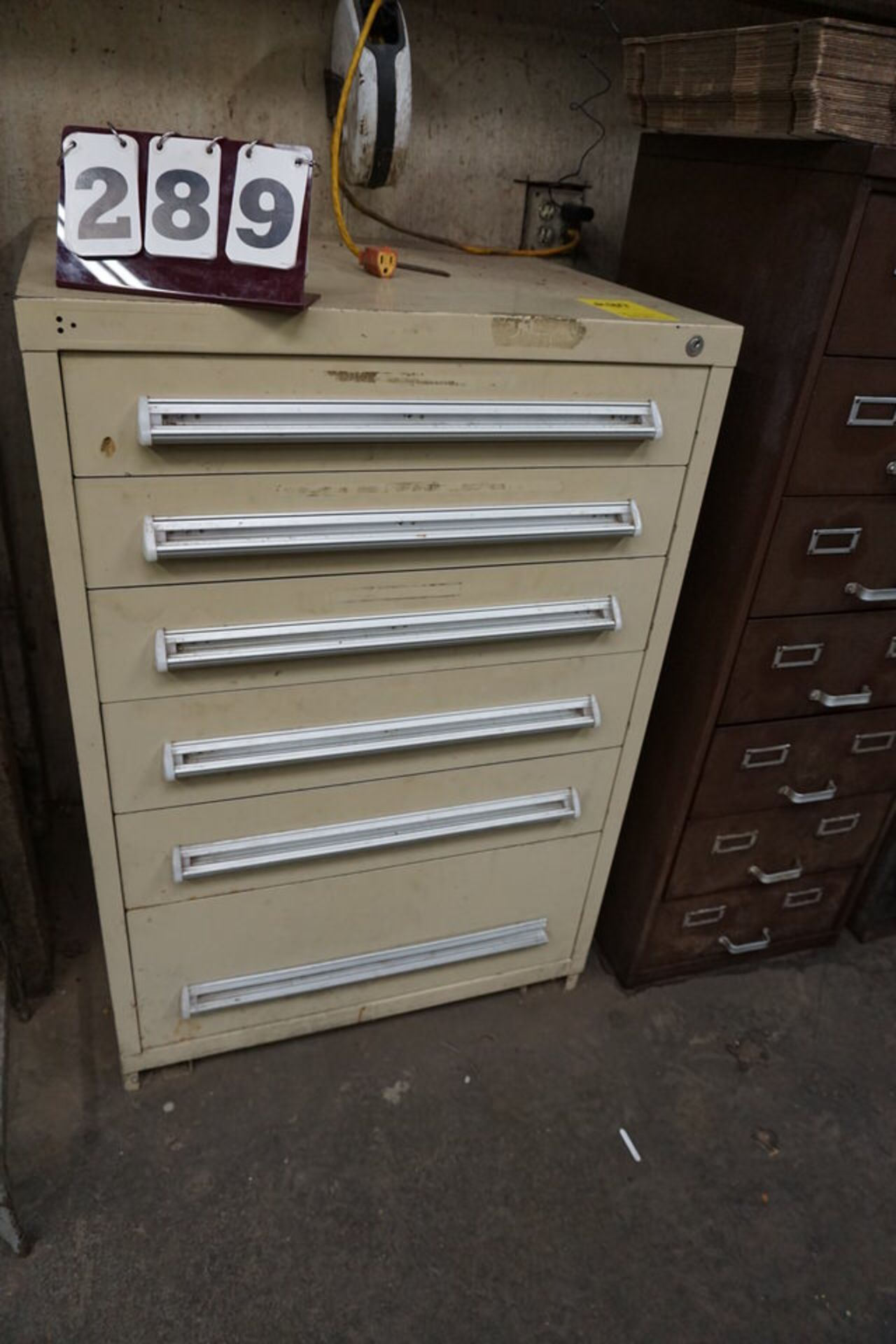 (6) DRAWER TOOL CABINET W/ CONT: ABRASIVES, FILES, HAND TOOLS