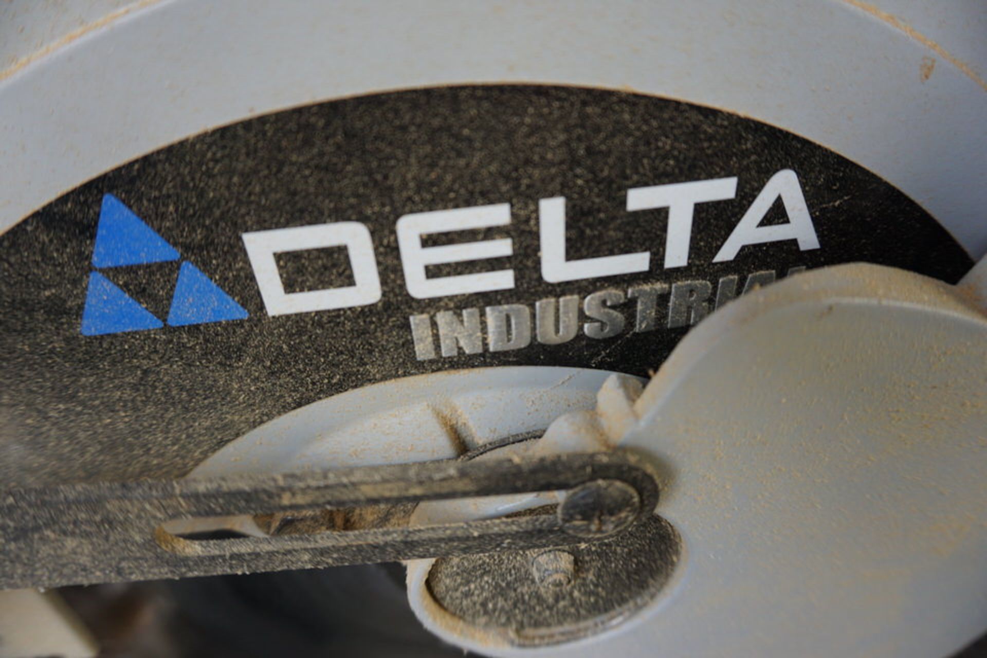 DELTA 14" COMPOUND MITRE SAW W/ ASSORT SAW BLADES - Image 3 of 5