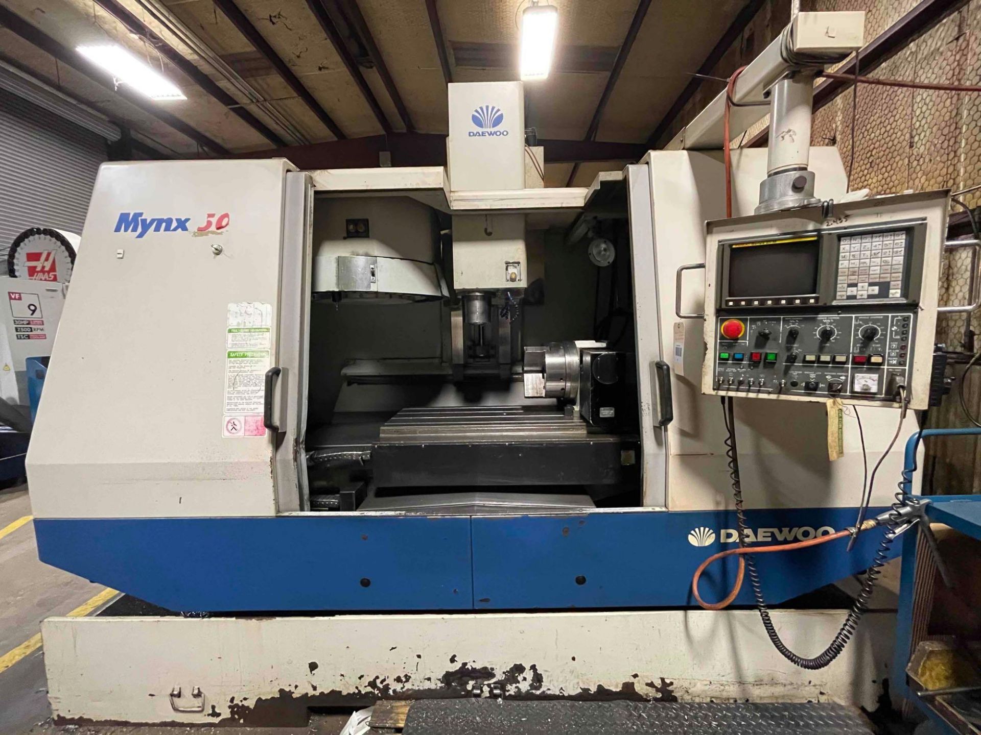 Daewoo Mynx 500 CNC Vertical Machining Center