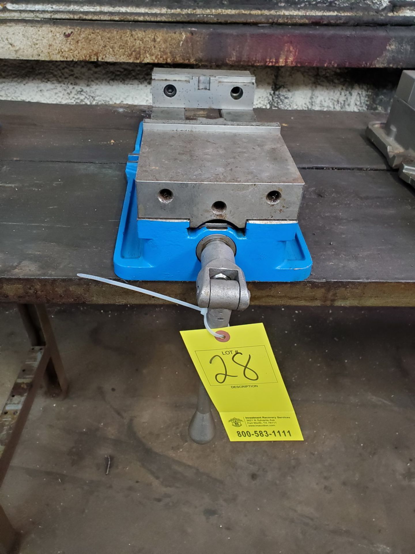 Kurt 6" Angloc Vise