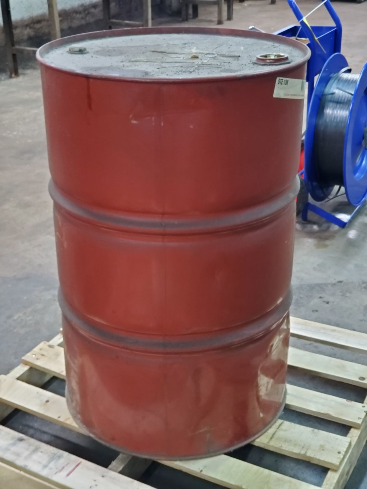 55 Gal Drum Hyd Fluid DTE 13M - Image 2 of 2