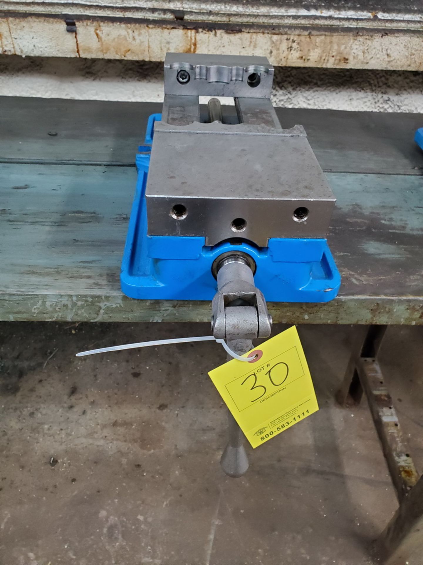 Kurt 6" Angloc Vise