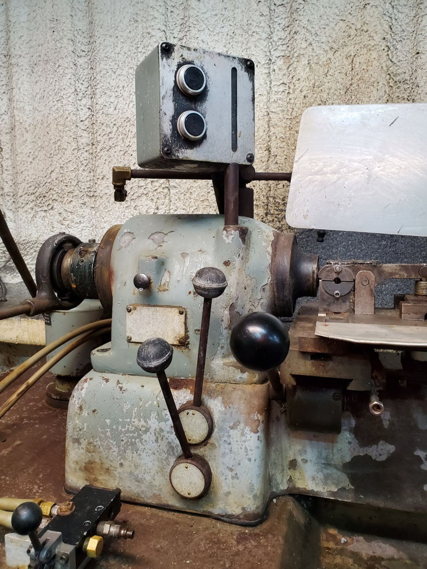 Hardinge DSM-59 Ele Speed Turrett Lathe 1HP, 3PH, 60HZ, 220V, 1" Thru Hole; W/ Accessories - Image 10 of 13