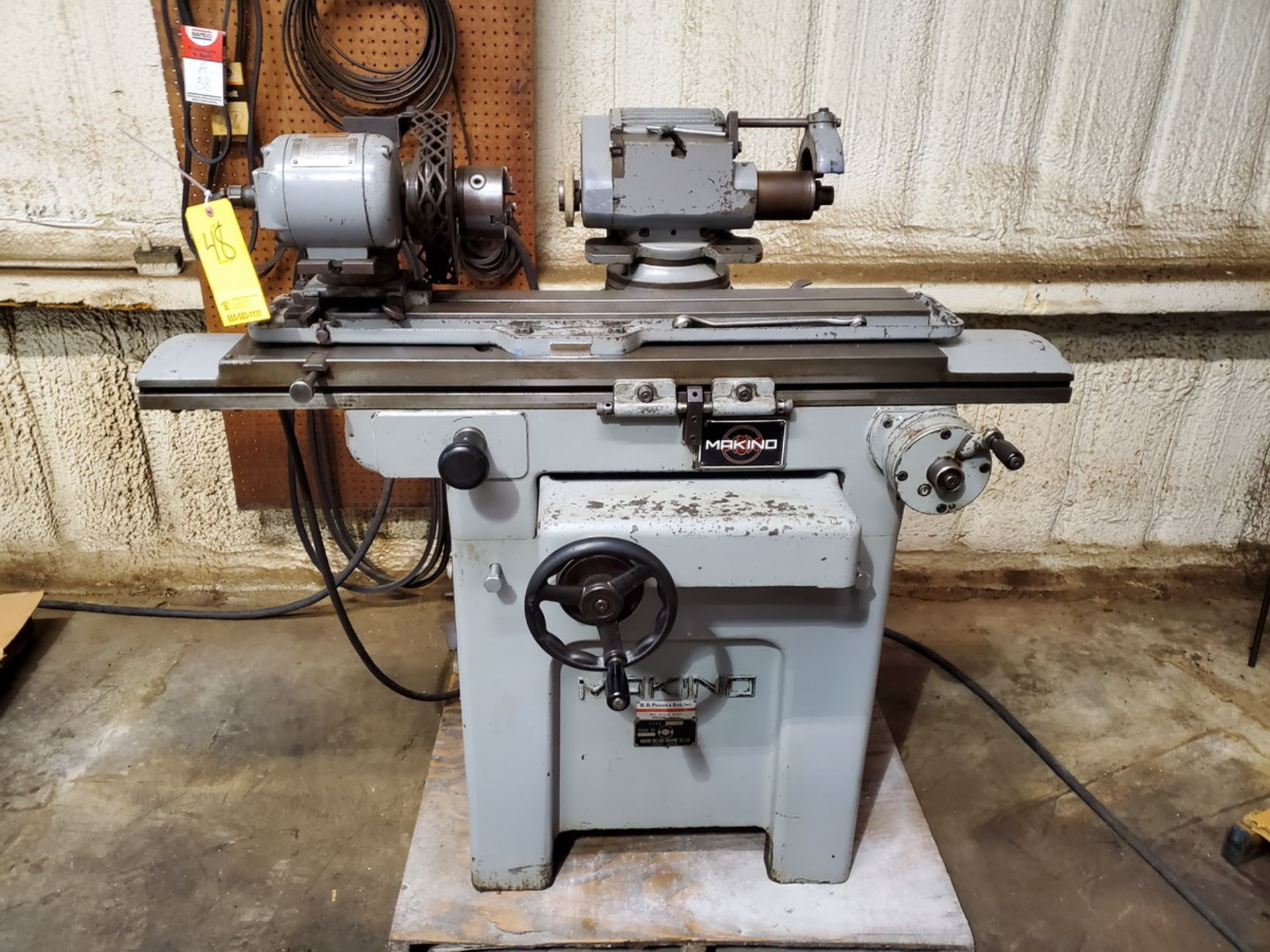 Makino C-40 Tool&Cutter Grinder Machine W/ 3-Jaw Chuck; W/ Tooling & Accessories - Image 2 of 26