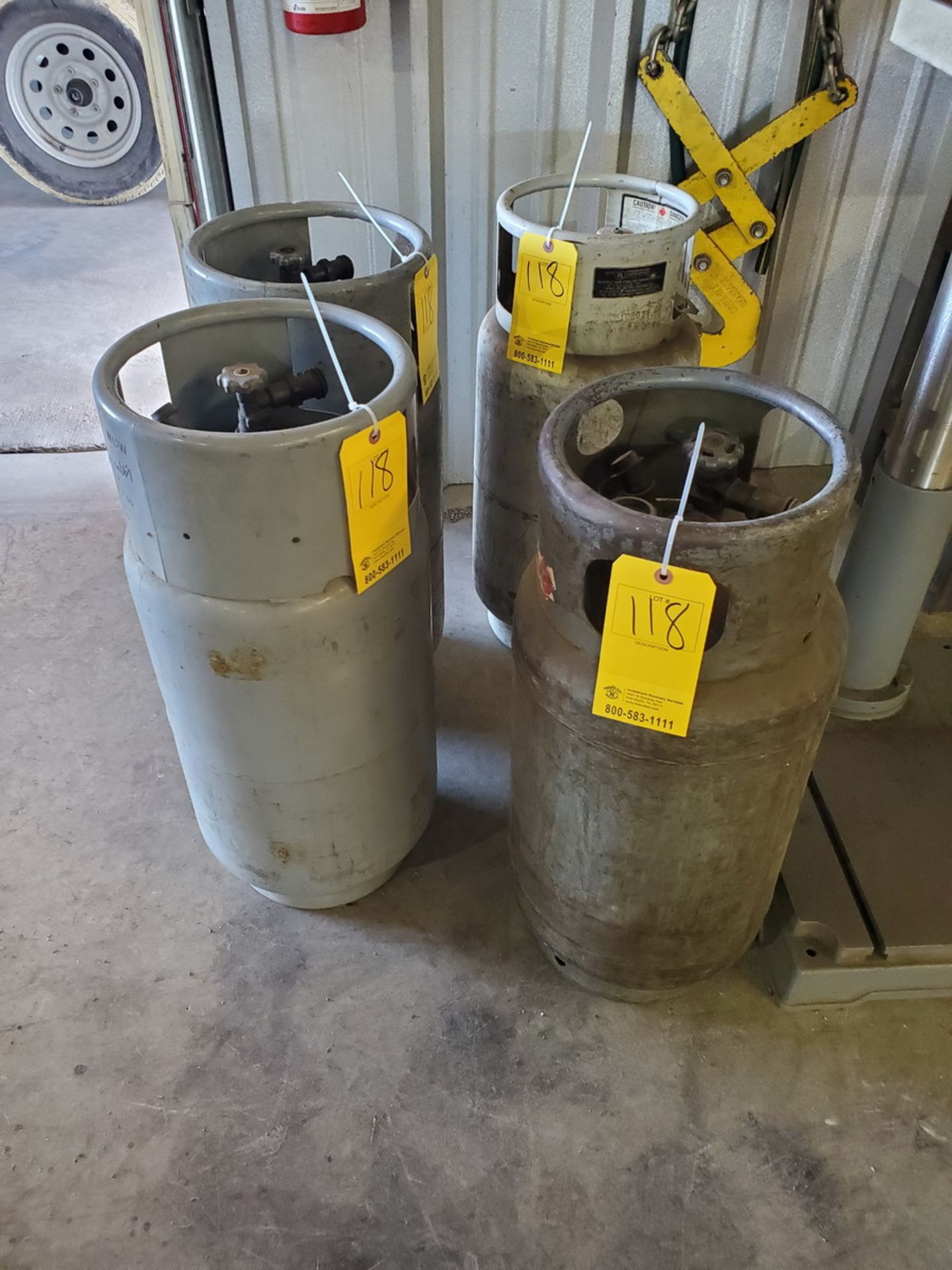 (4) Forklift Propane Tanks (2) Full, (2) Empty